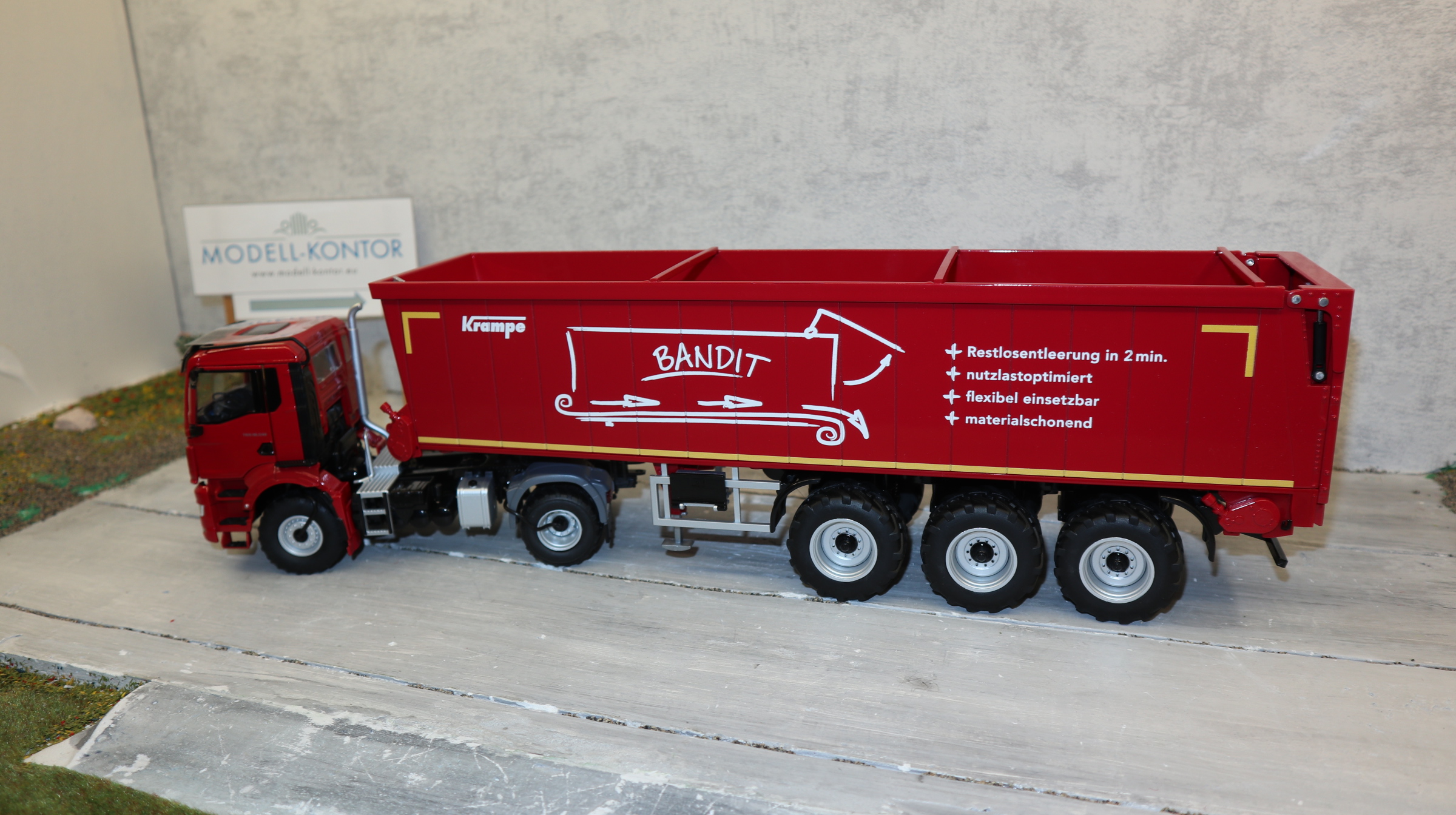 Wiking 077653  + 077657 in 1:32 als SET,  MAN TGS 18.510 ROT und Bandwagen ROT,  NEU in OVP