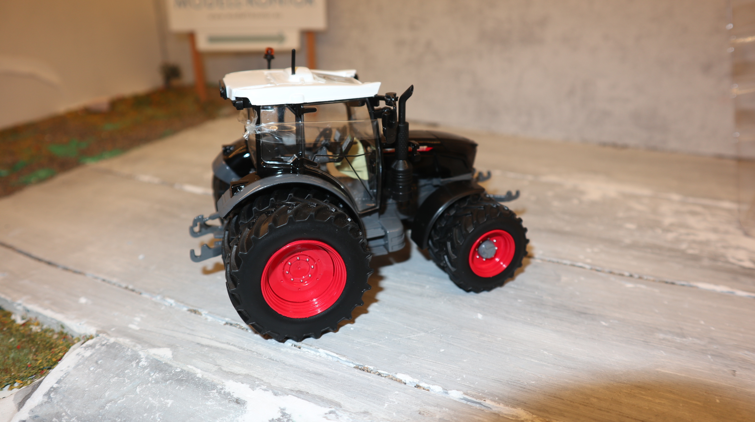 USK in 1:32, PROFI Fendt 209 Zwillingsbereift schwarz, Agritechnica 2025