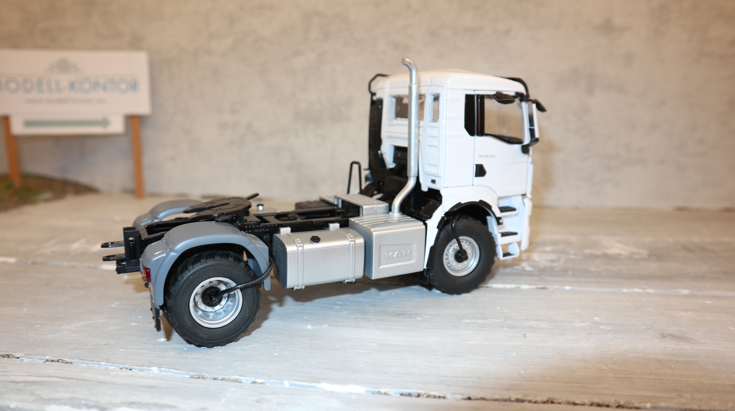 Wiking 077652 in 1:32,  MAN TGS 18.510 4x4 Agrar-SZM in weiß, NEU in OVP