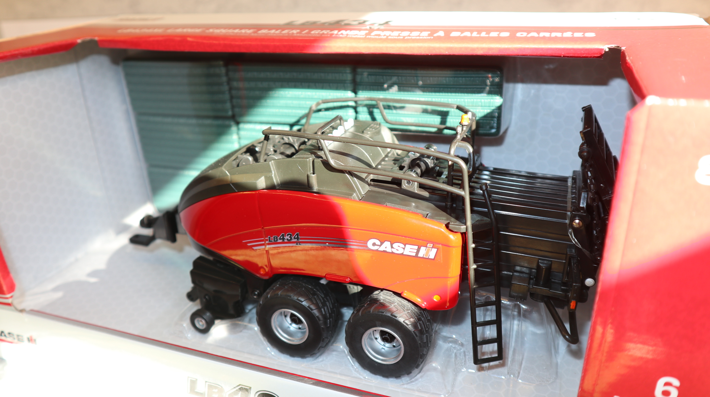 Britains ERTL 44288 in 1:32,  CASE LB 434 XL USA-Modell Großballenpresse, NEU in OVP