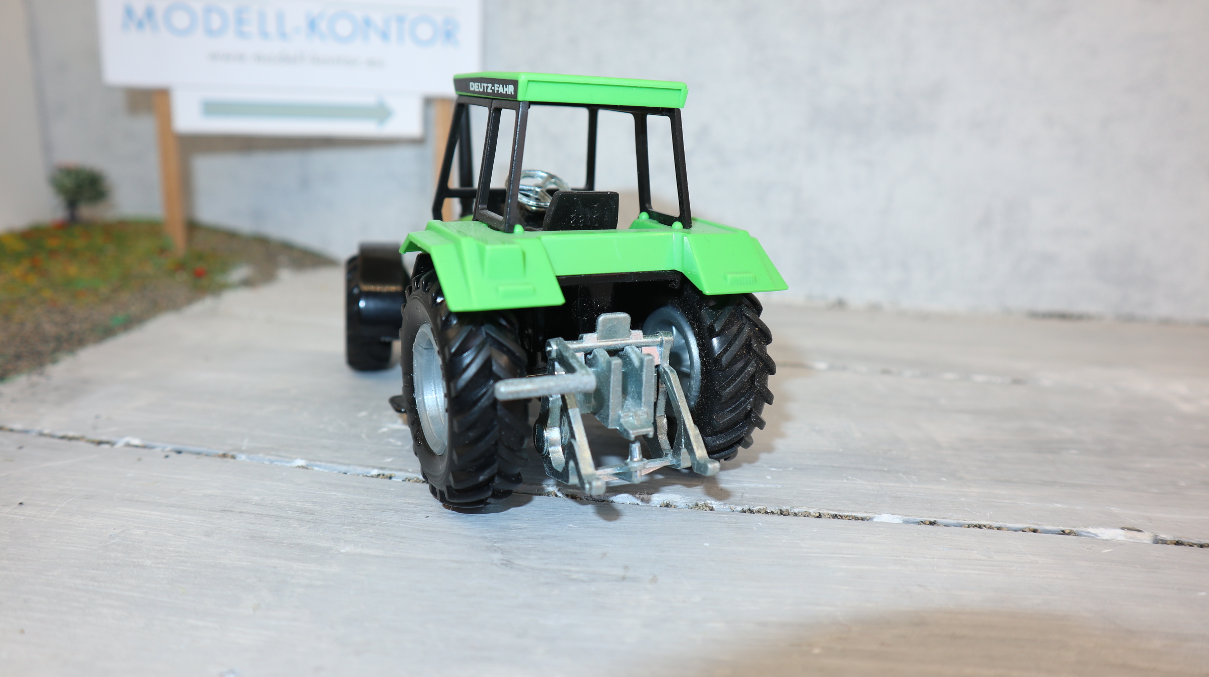 Siku 2863 in 1:32,   Deutz AGROTRON 6.07, TOP ohne OVP