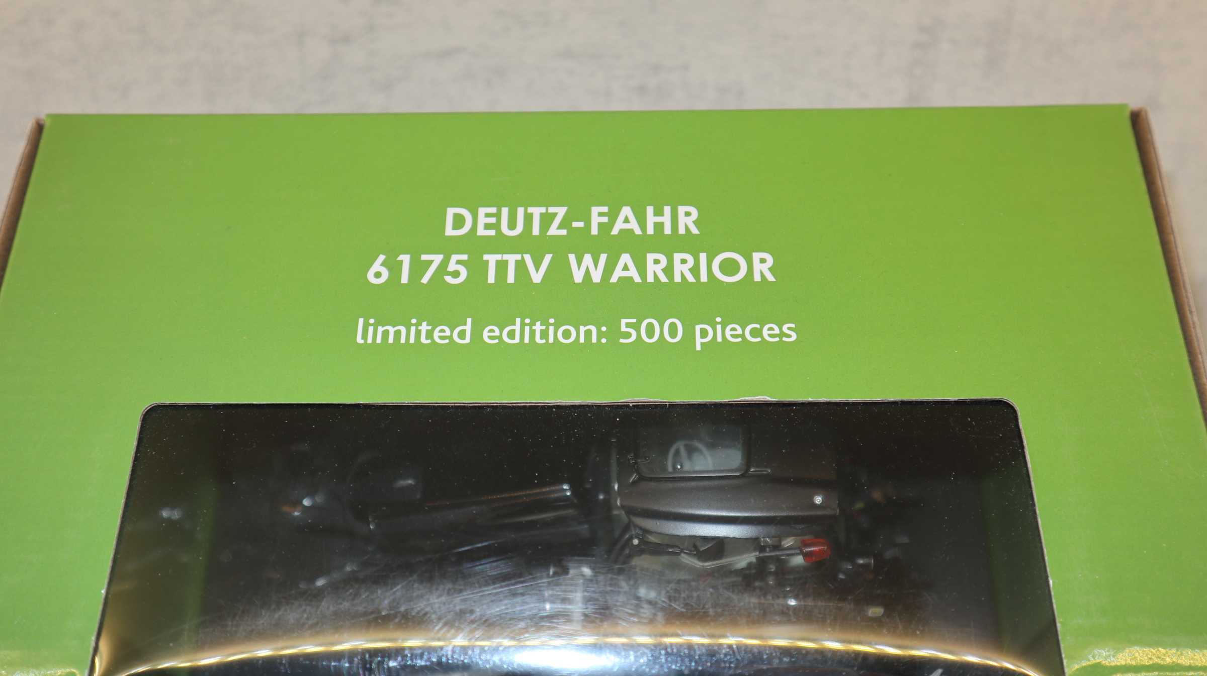 Weise Toys 2053 in 1:32, Deutz-Fahr 6175 TTV Warrior black, NEU in OVP