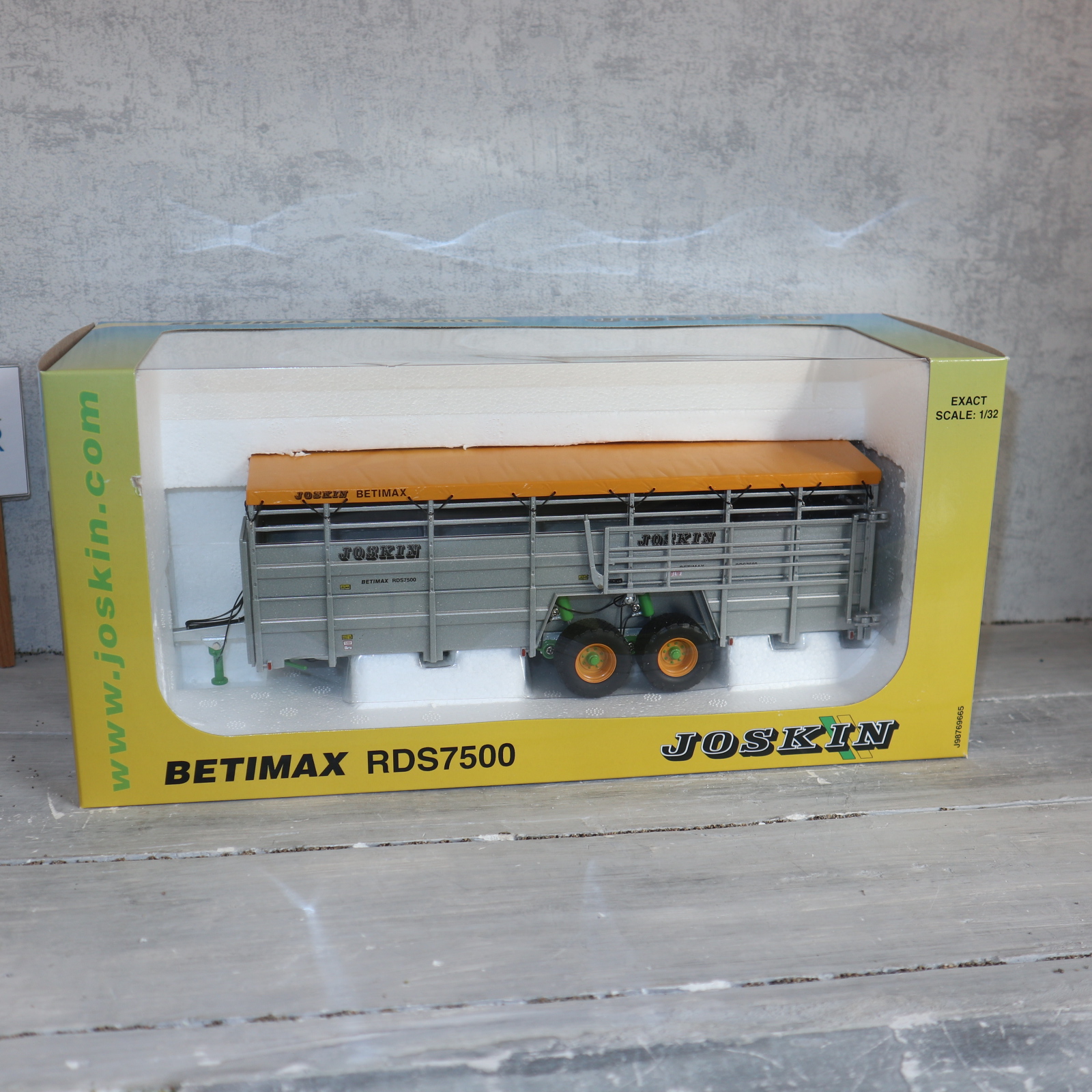 UH 2580 in 1:32  JOSKIN Betimax RDS7500 Neu in OVP