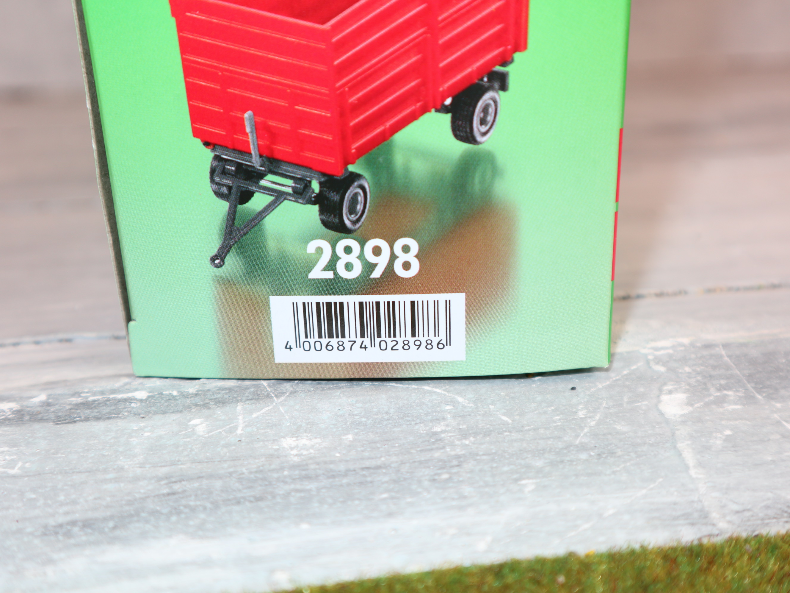 Siku 2898 in 1:32 2-Achs-Anhänger rot-schwarz, NEU in OVP