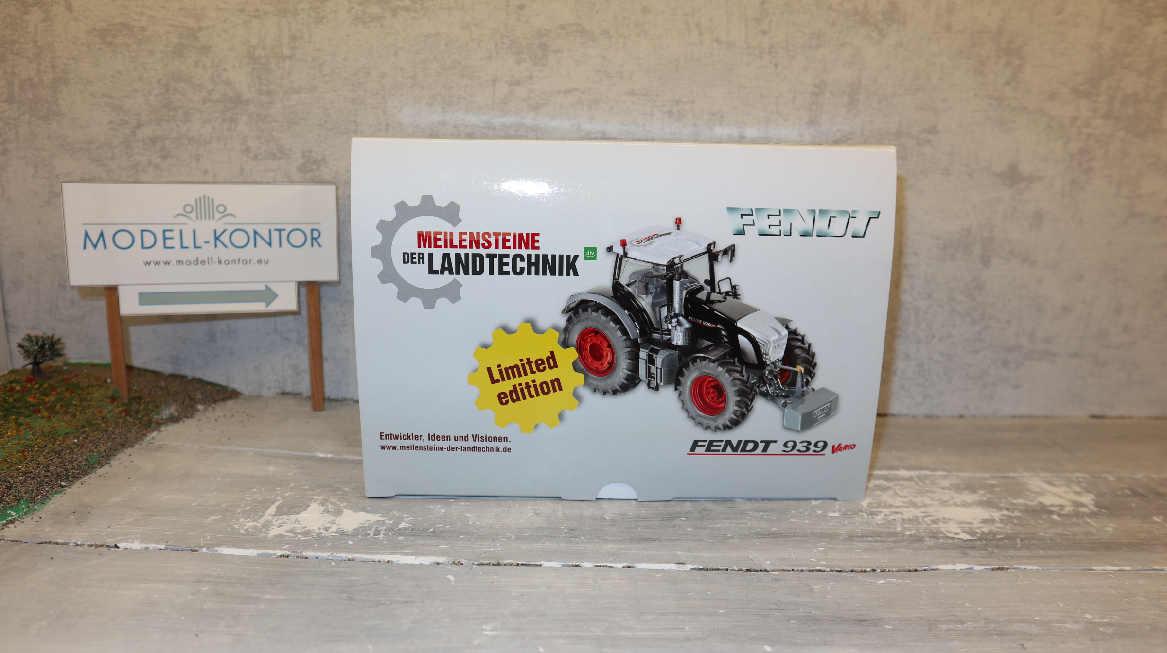 Wiking in 1:32, Fendt 939 Blackline "Meilensteine der Landtechnik",  NEU in OVP