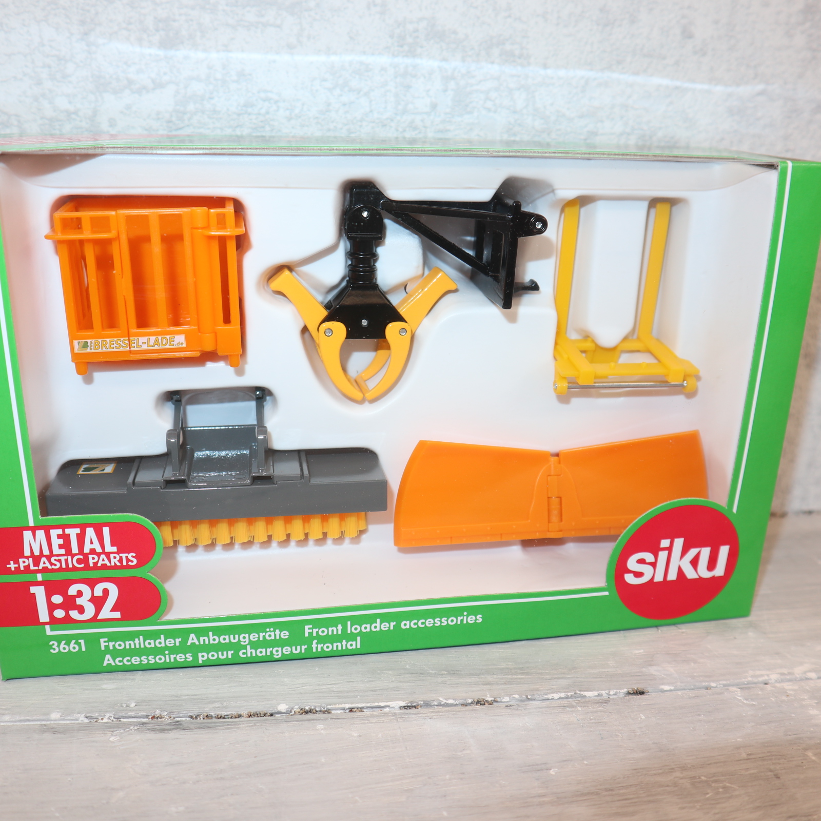 Siku 3661 in 1:32 Frontlader Anbaugeräte, NEU in OVP