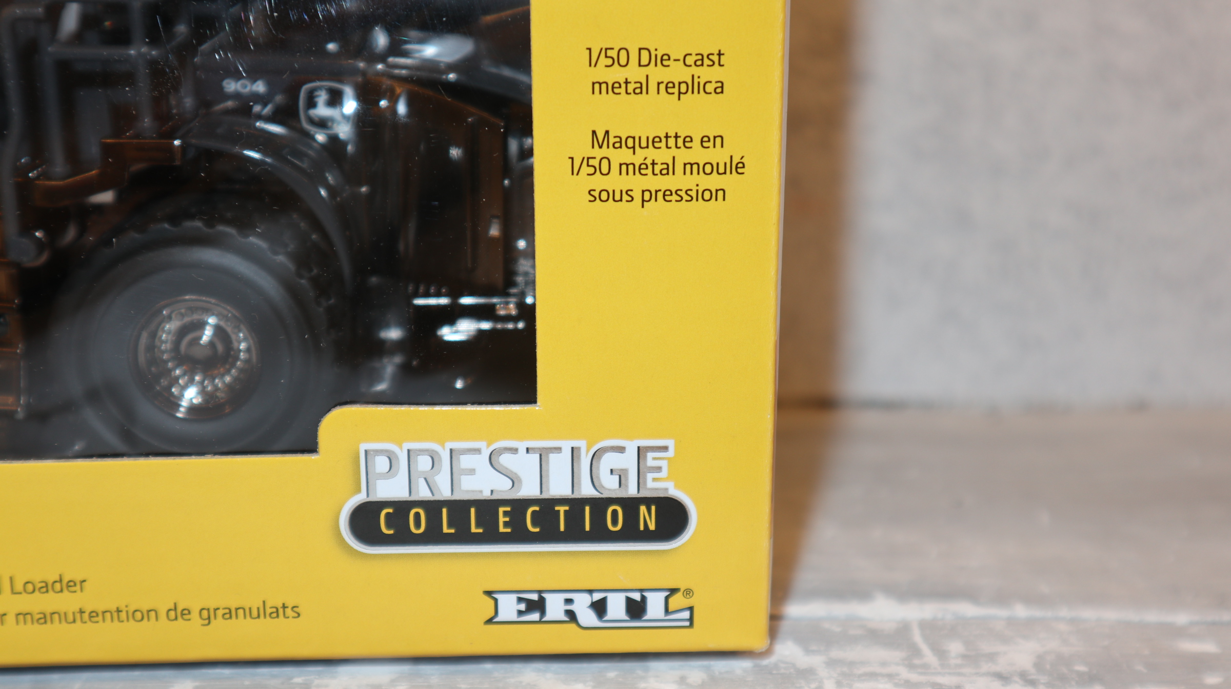 ERTL Prestige 45904 in 1:50, DEERE 904K P-Tier grau-schwarz,  USA-Modell, NEU in OVP