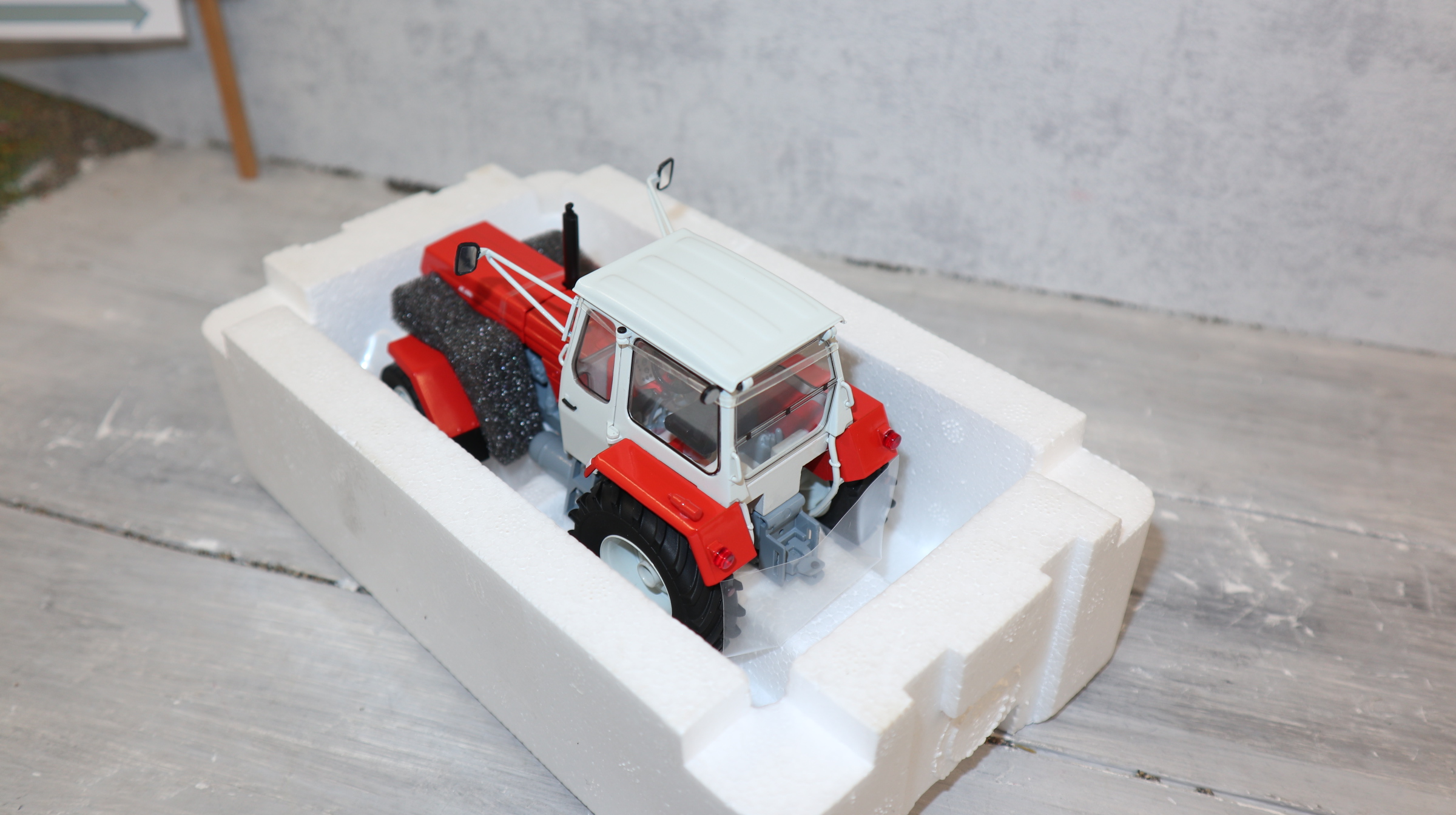 Schuco 7827 in 1:32 Fortschritt ZT 304, NEU in OVP