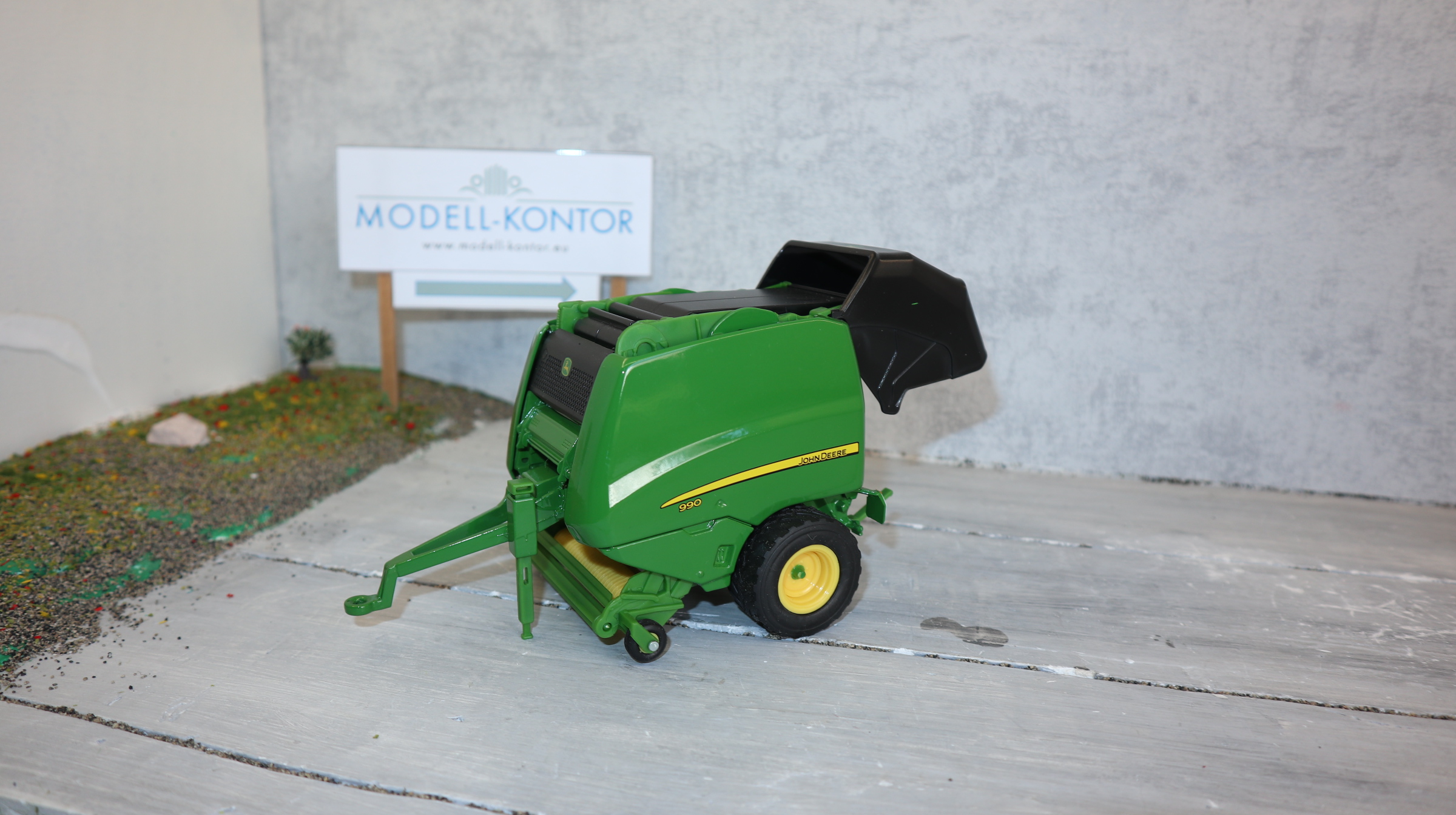 Siku 2465 in 1:32,  John Deere Ballenpresse 990, NEU in OVP