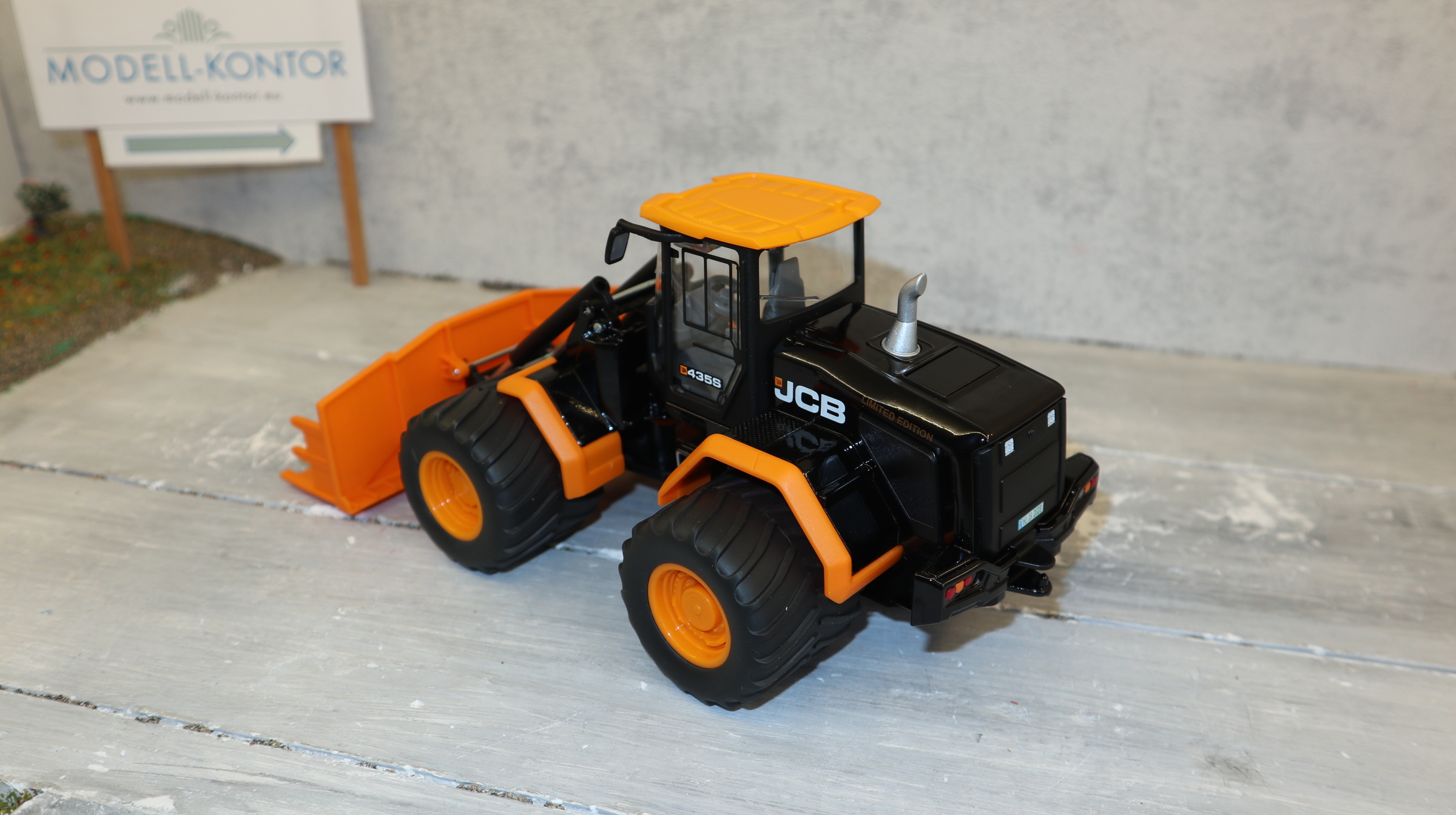 Siku 8522 in 1:32,  JCB 435S Agri Radlader, Sondermodell idee&spiel 2023 , NEU in OVP