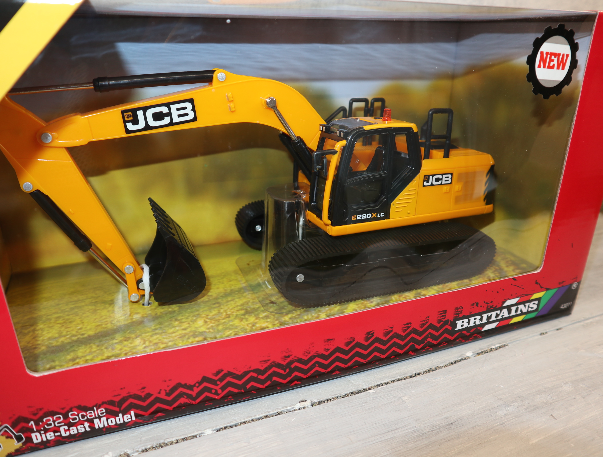 Britains 43211 in 1:32,  Kettenbagger JCB 220XLC , NEU in OVP