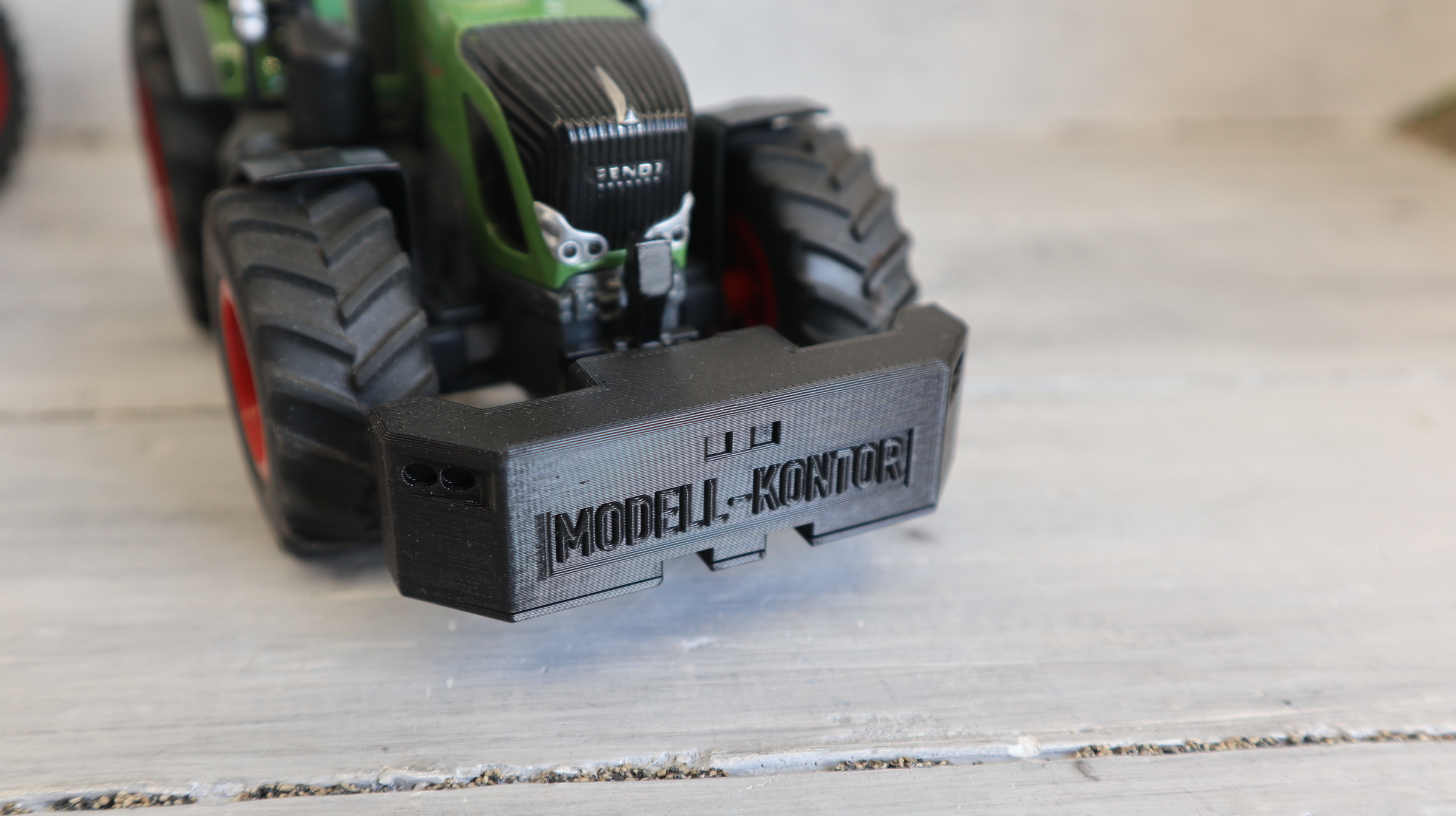MODELL-KONTOR, Frontgewicht 75g in 1:32, passend für Dreieckaufnahme SIKU, verschiedene Farben,