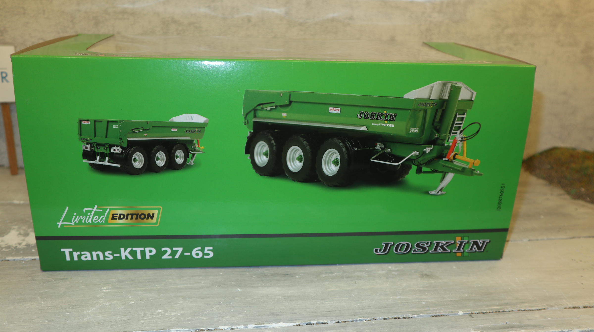 Universal Hobbies UH 6815 in 1:32, Joskin Trans-KTP 27-65, Green Edition,  NEU in OVP