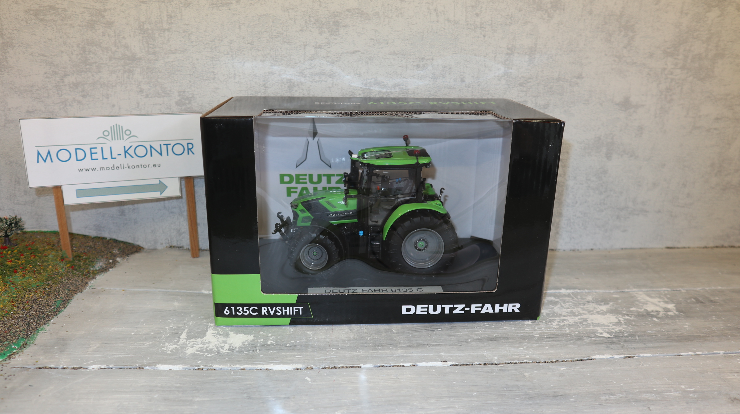 Weise Toys 1083 in 1:32, Deutz-Fahr 6135C , NEU in OVP