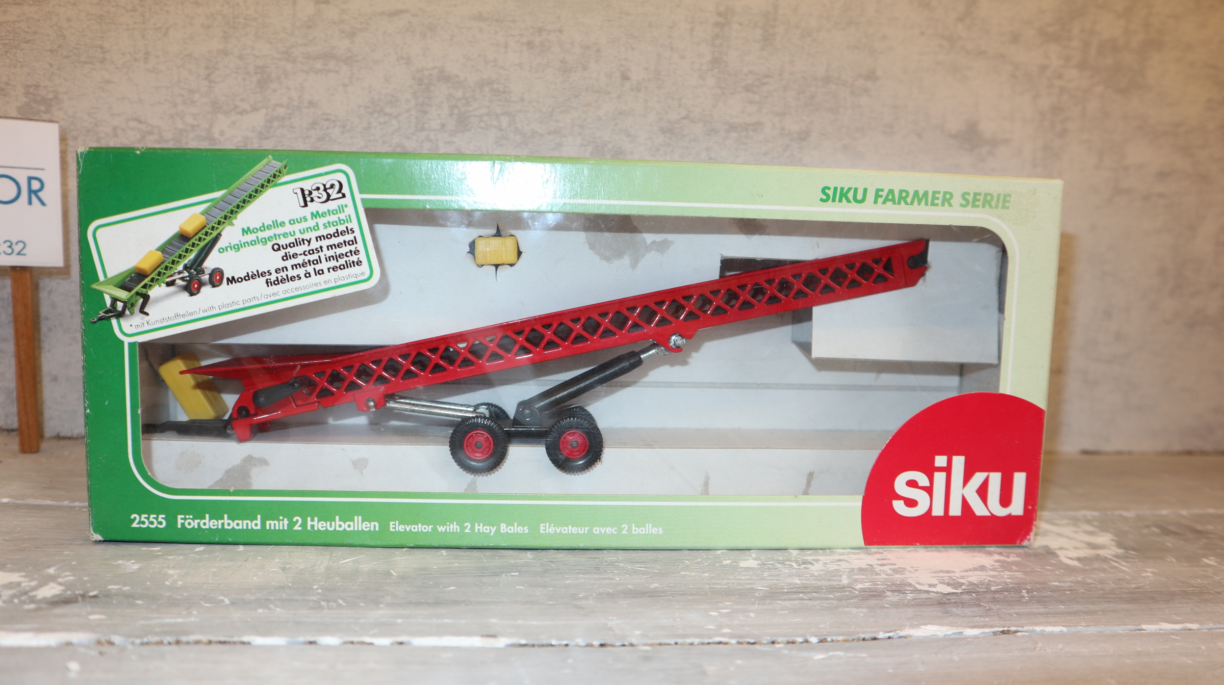 Siku 2555 in 1:32, Förderband in ROT, NEU in OVP