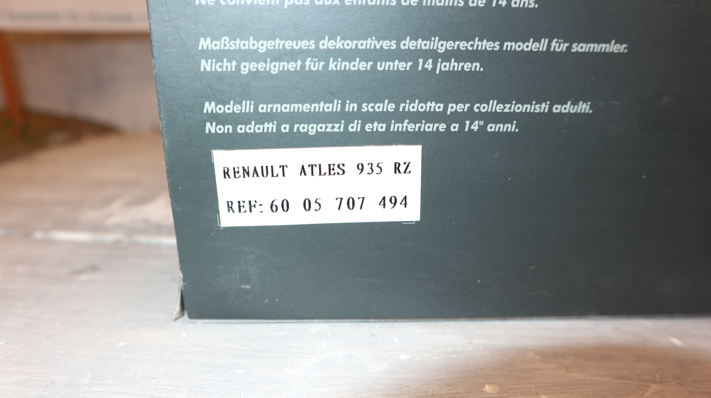 Universal Hobbies UH 2957 in 1:32, Renault Atles 935 Zwillingsreifen, NEU in OVP