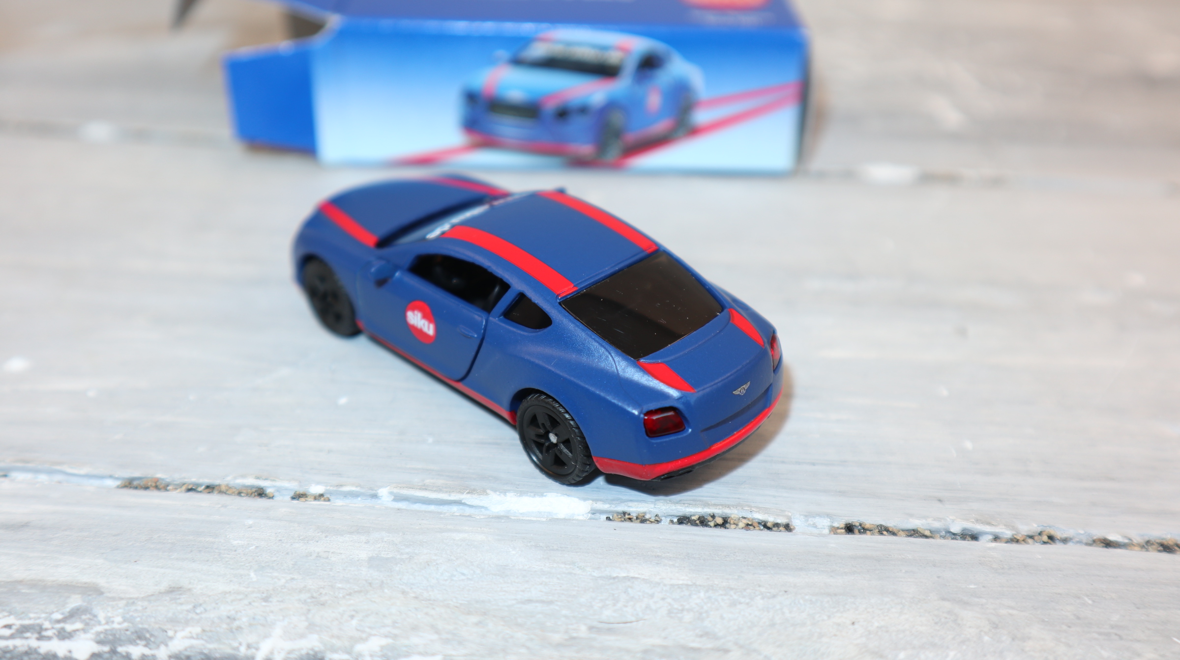 Siku 1483 in 1:55 BENTLEY CONVERTIBLE GT V8 MATT-BLAU, Sondermodell, NEU in OVP