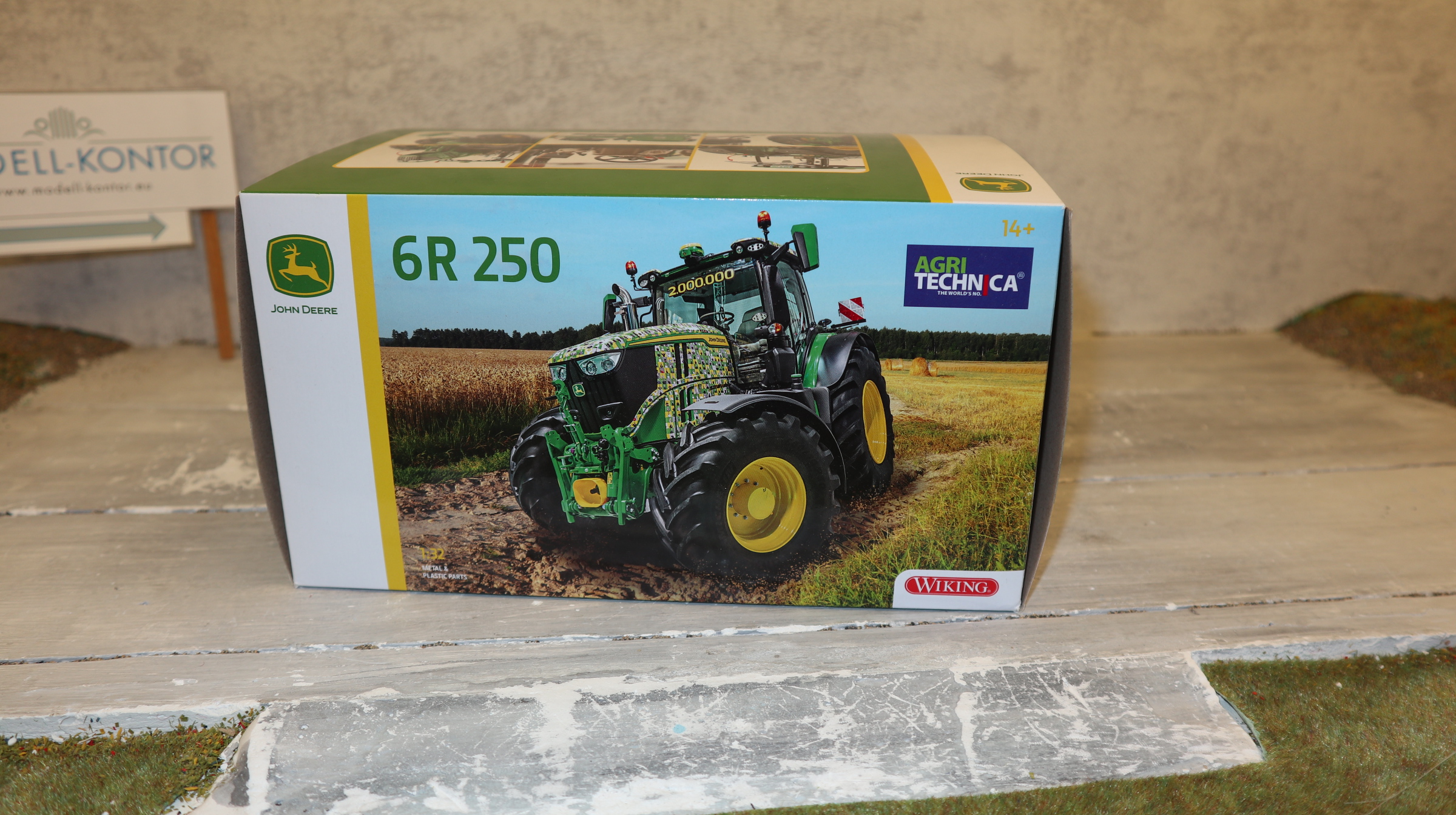 Wiking 077870 in 1:32,  John Deere 6R 250, Sondermodell Agritechnica 2023 NEU in OVP