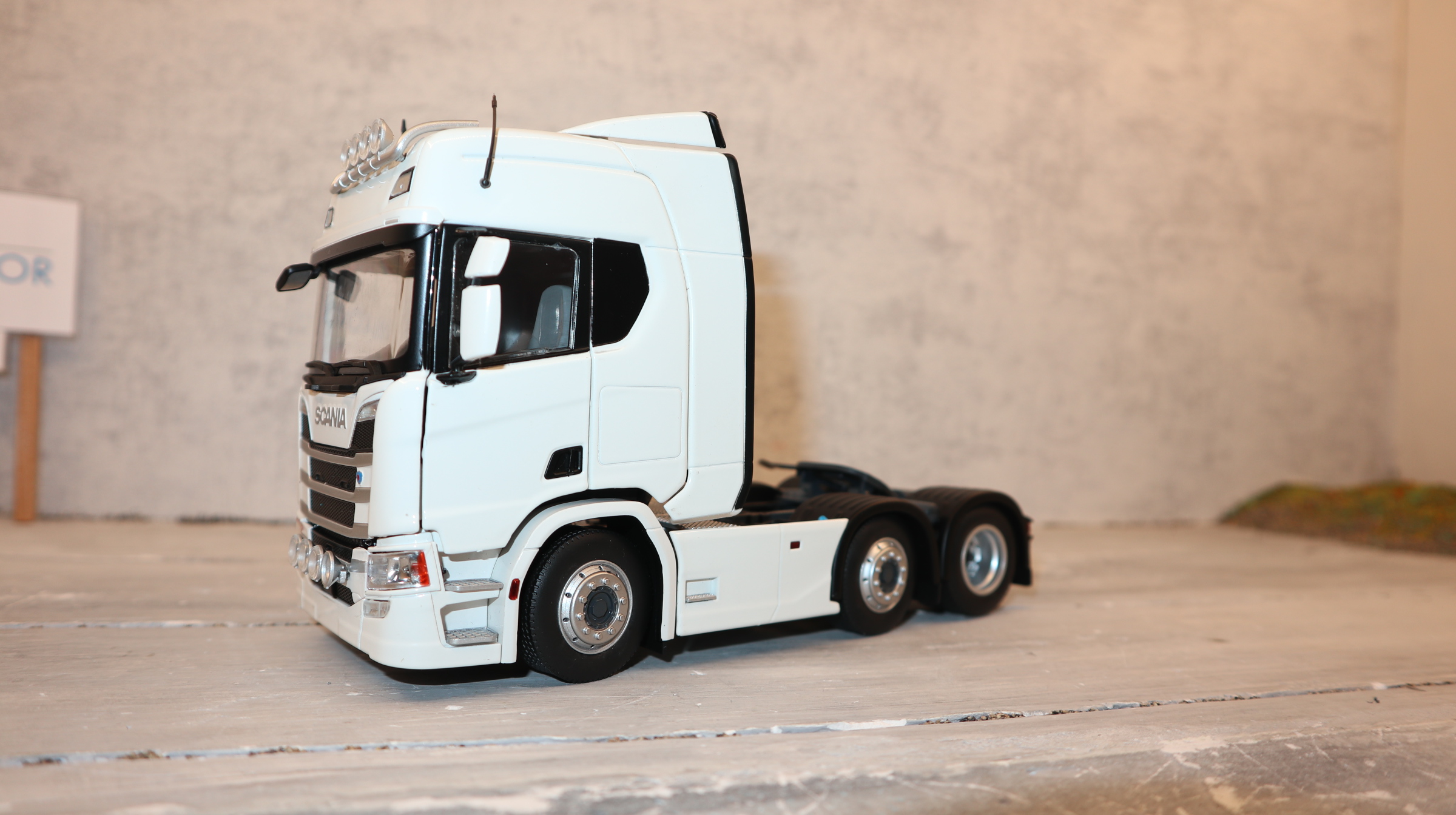 MarGe in 1:32 2015-01 SCANIA R500 6x2 in weiß, NEU in OVP