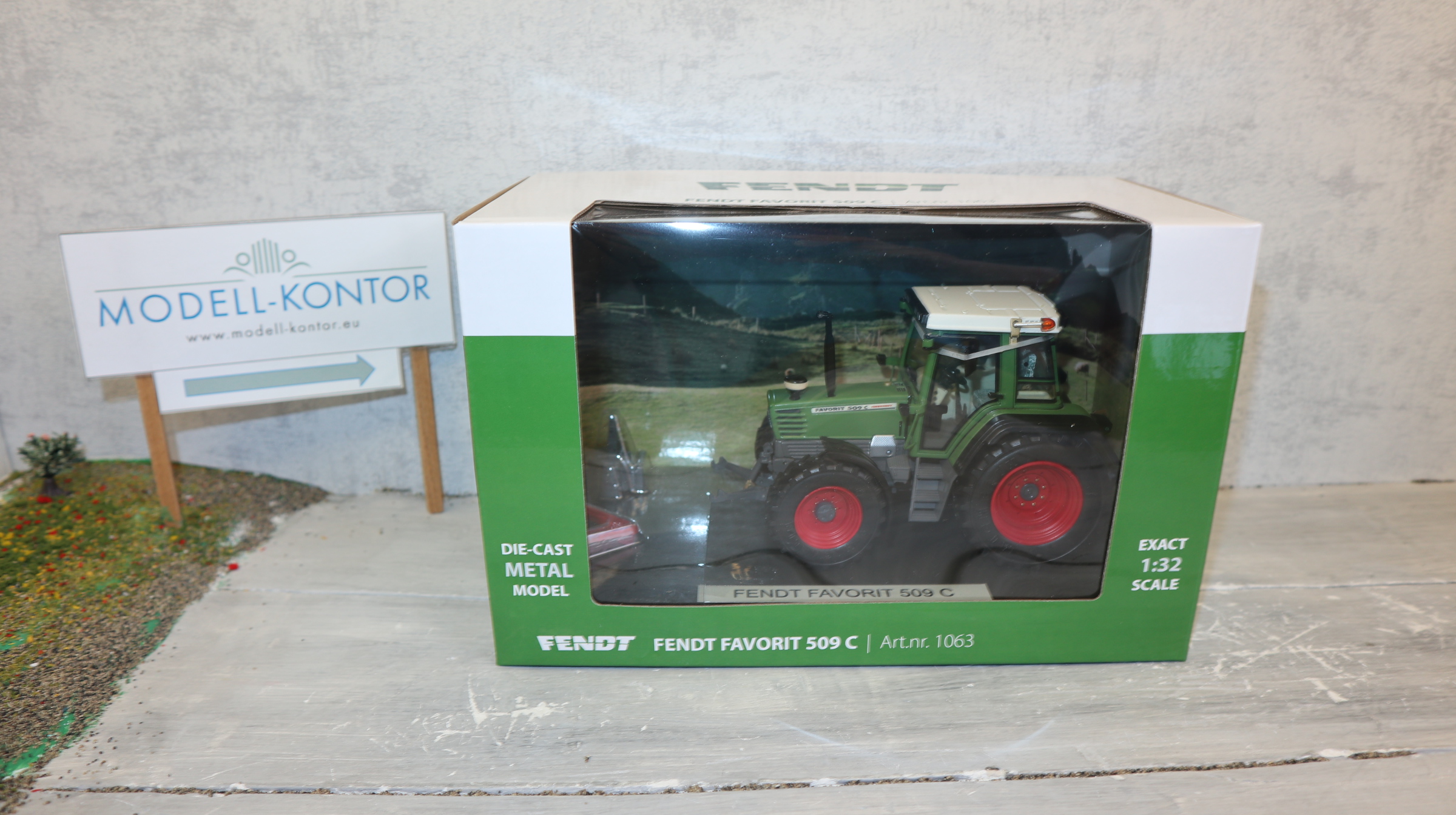 Weise Toys 1063 in 1:32, FENDT Favorit 509 C. NEU in OVP