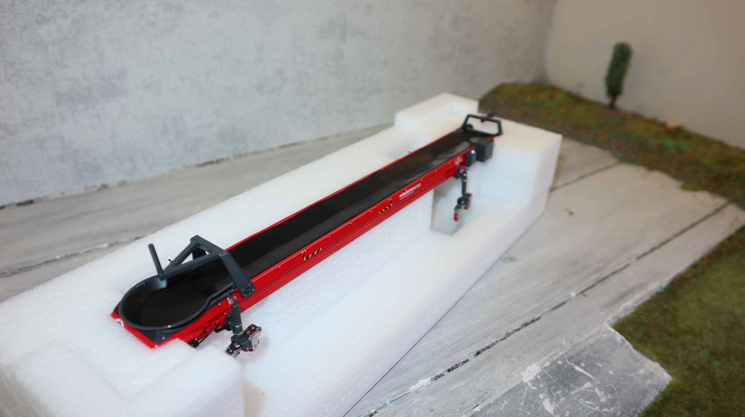 AT Collections AT3200132 in 1:32,   Transportband  MIDEMA MC 980S,  NEU in OVP