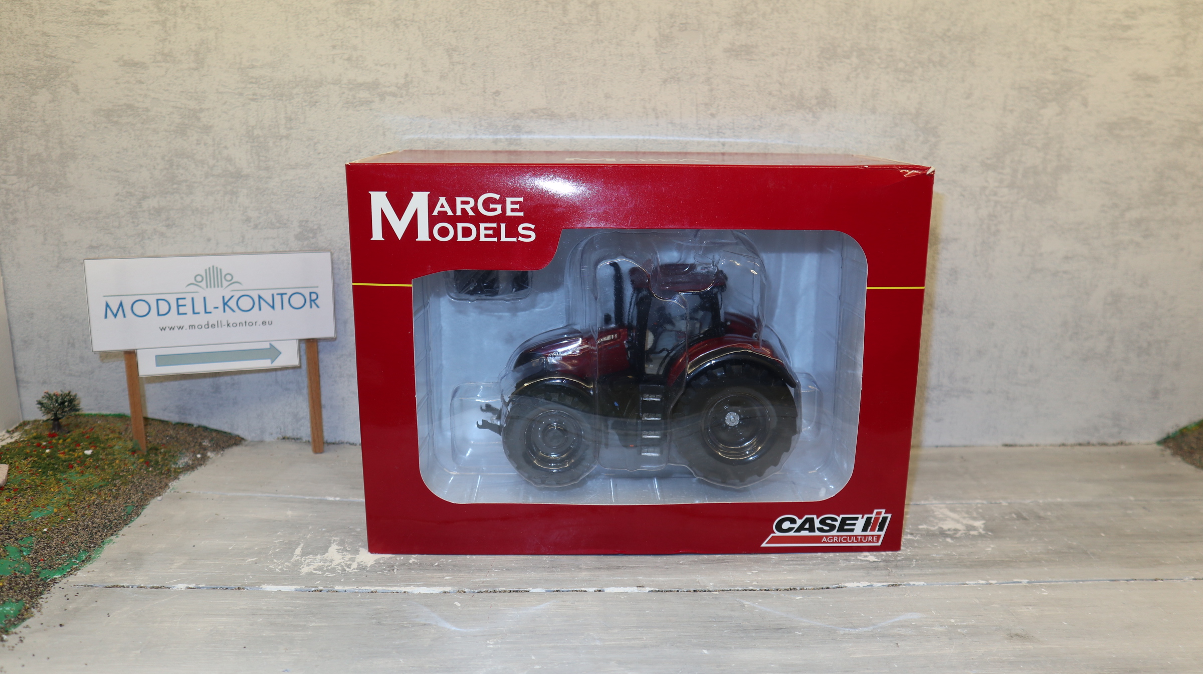 MarGe 1814 in 1:32, Case IH Optum 300 CVX, ROTmetallic schwarze Felgen, NEU in OVP
