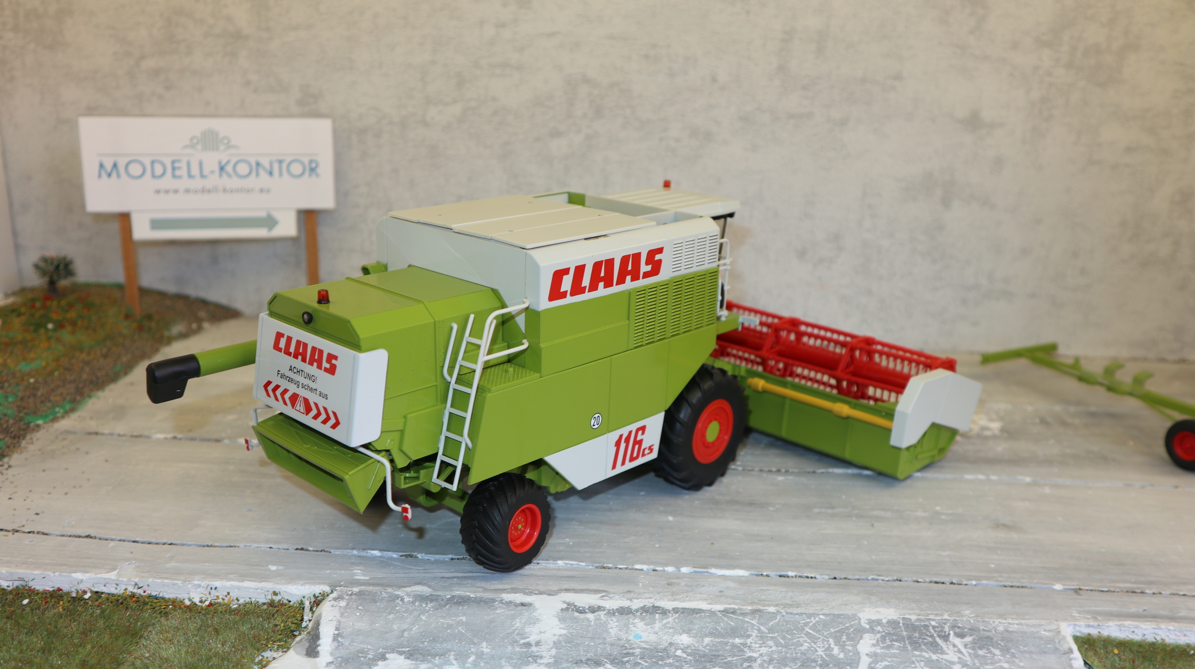 WIKING 077834 in 1:32, Claas Commander 116 mit Getreidevorsatz C660, NEU in OVP