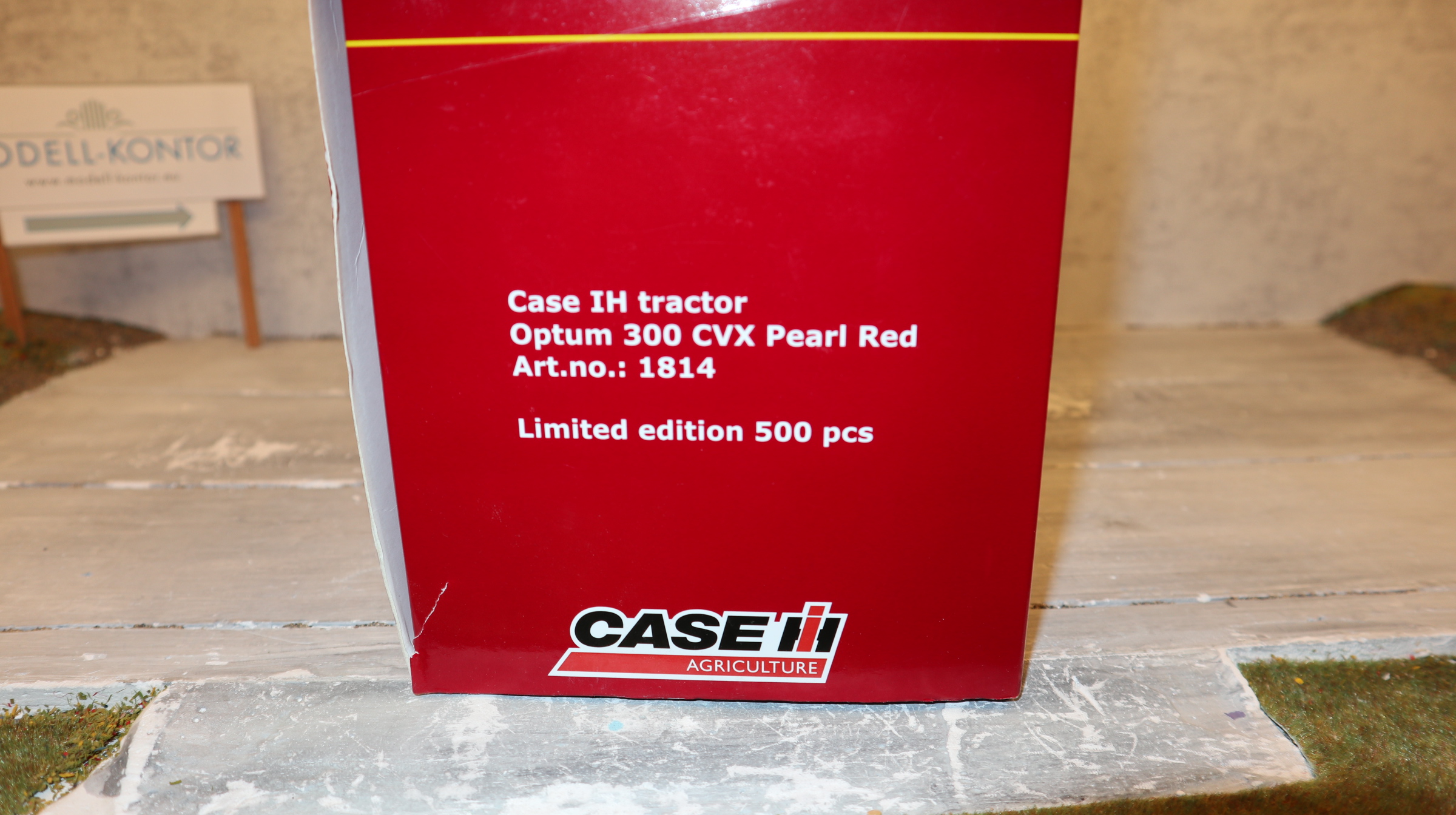 MarGe 1814 in 1:32, Case IH Optum 300 CVX, ROTmetallic schwarze Felgen, NEU in OVP