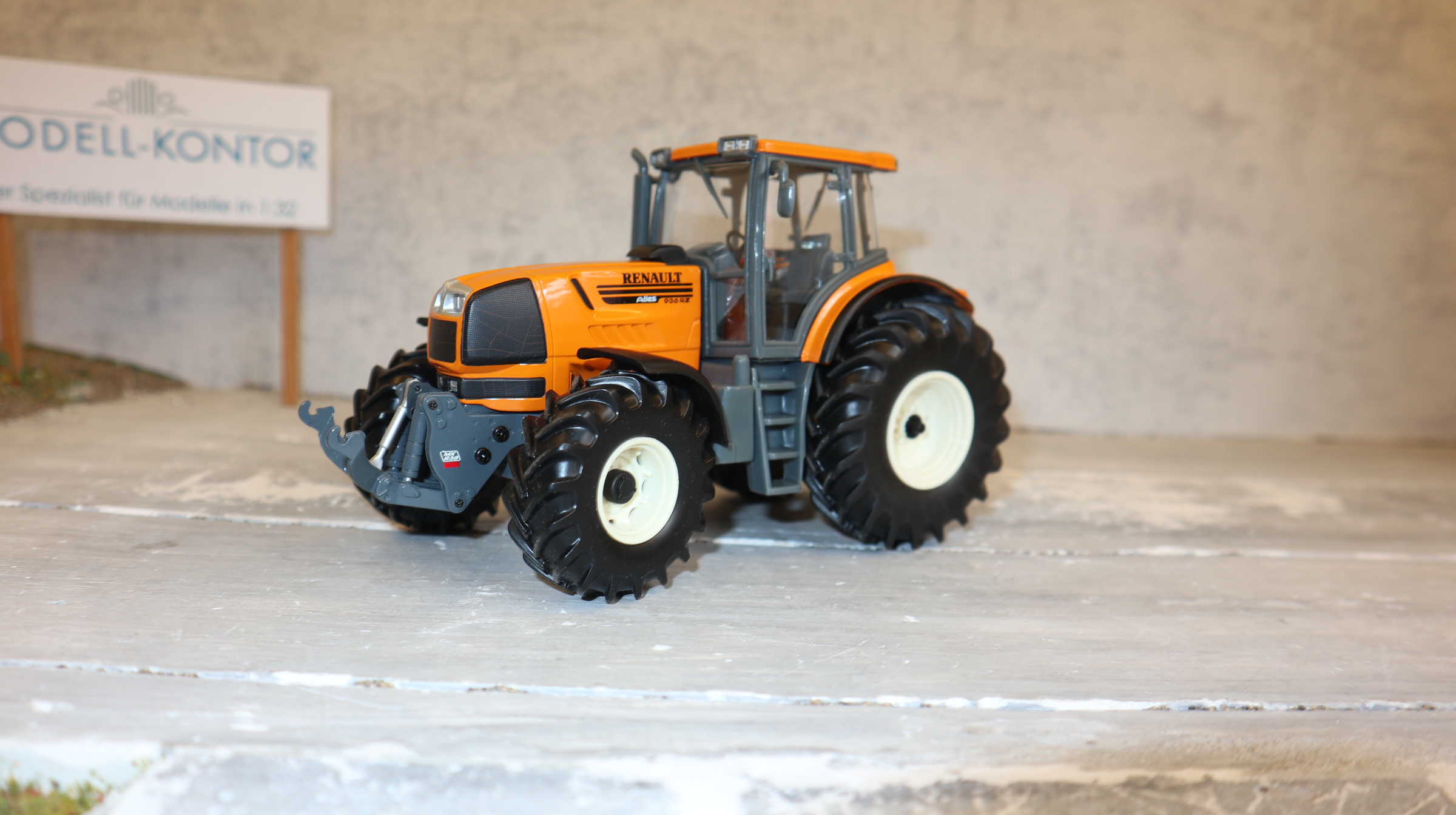 Universal Hobbies UH 2673 in 1:32, Renault Atles 963 RZ, NEU in OVP