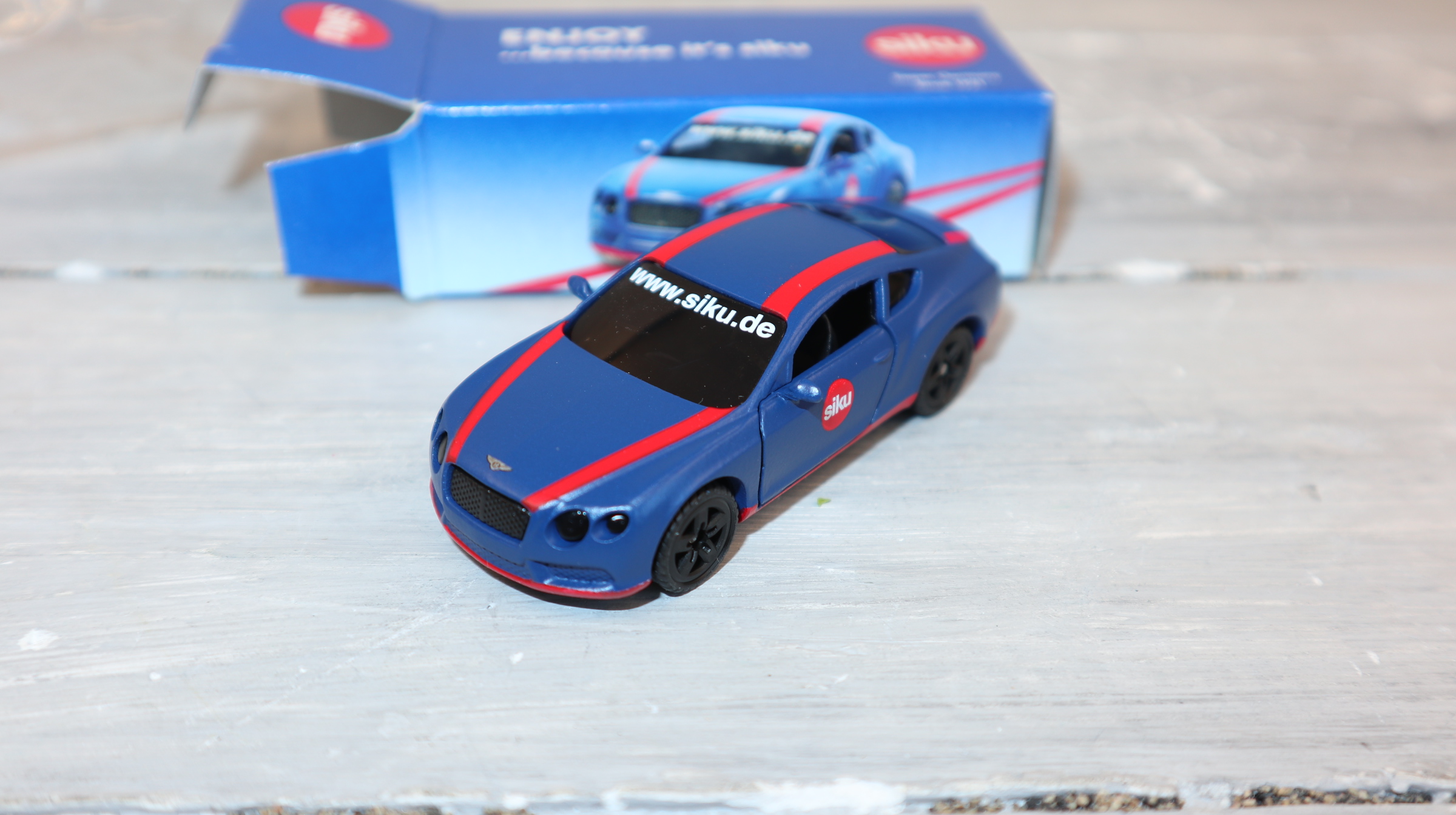 Siku 1483 in 1:55 BENTLEY CONVERTIBLE GT V8 MATT-BLAU, Sondermodell, NEU in OVP