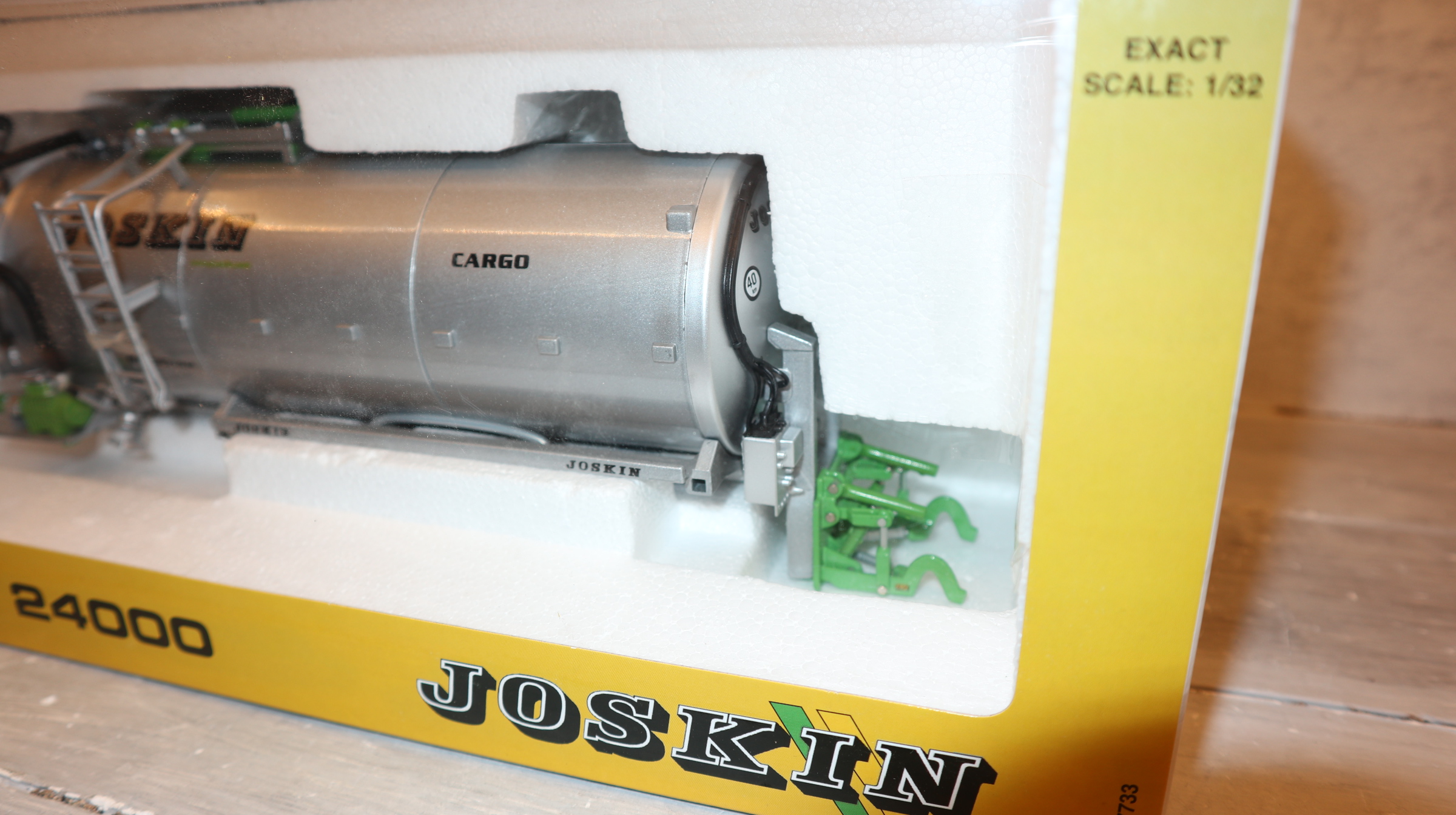 ROS 602120 in 1:32 Joskin Vacu-Cargo, NUR Aufbau ohne Chassis, NEU in OVP