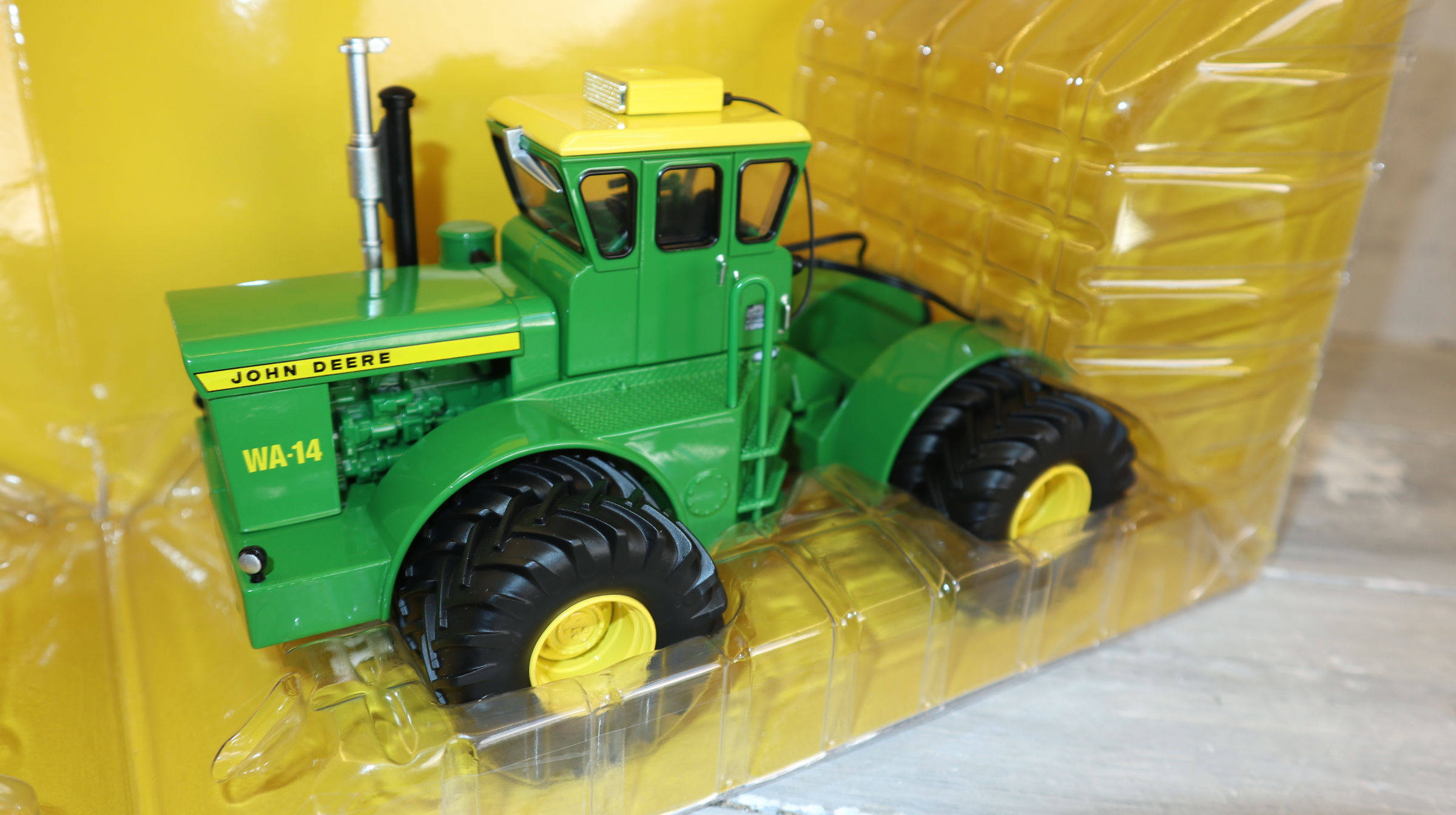 Ertl 85051 in 1:32, John Deere WA-14 Knicklenker Prestisge Collection, NEU in OVP