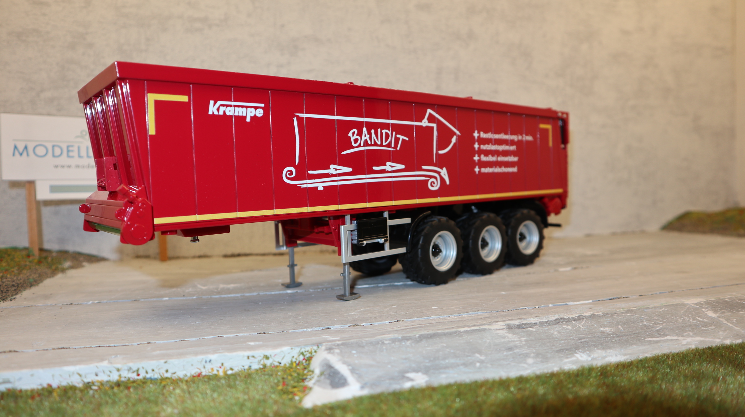 Wiking 077657 in 1:32,  KRAMPE Rollbandwagen ROT, NEU in OVP
