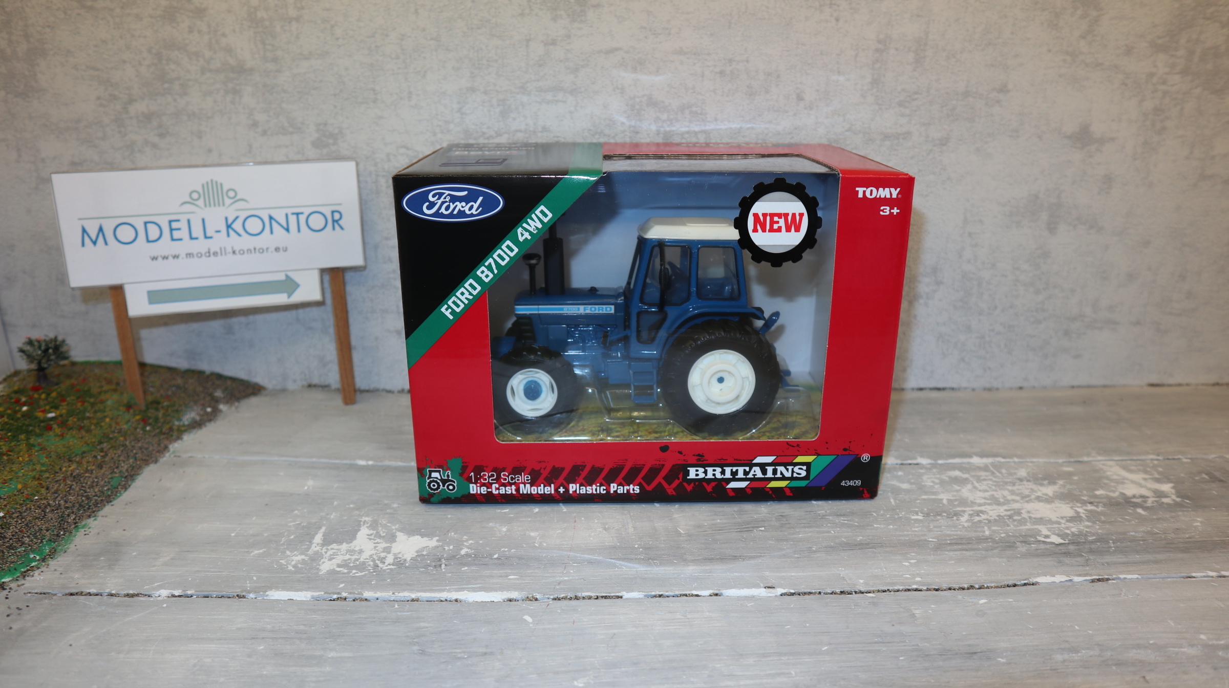 Britains 43409 in 1:32,  Ford 8700 4WD BLAU, nur 1851 Modelle, NEU in OVP