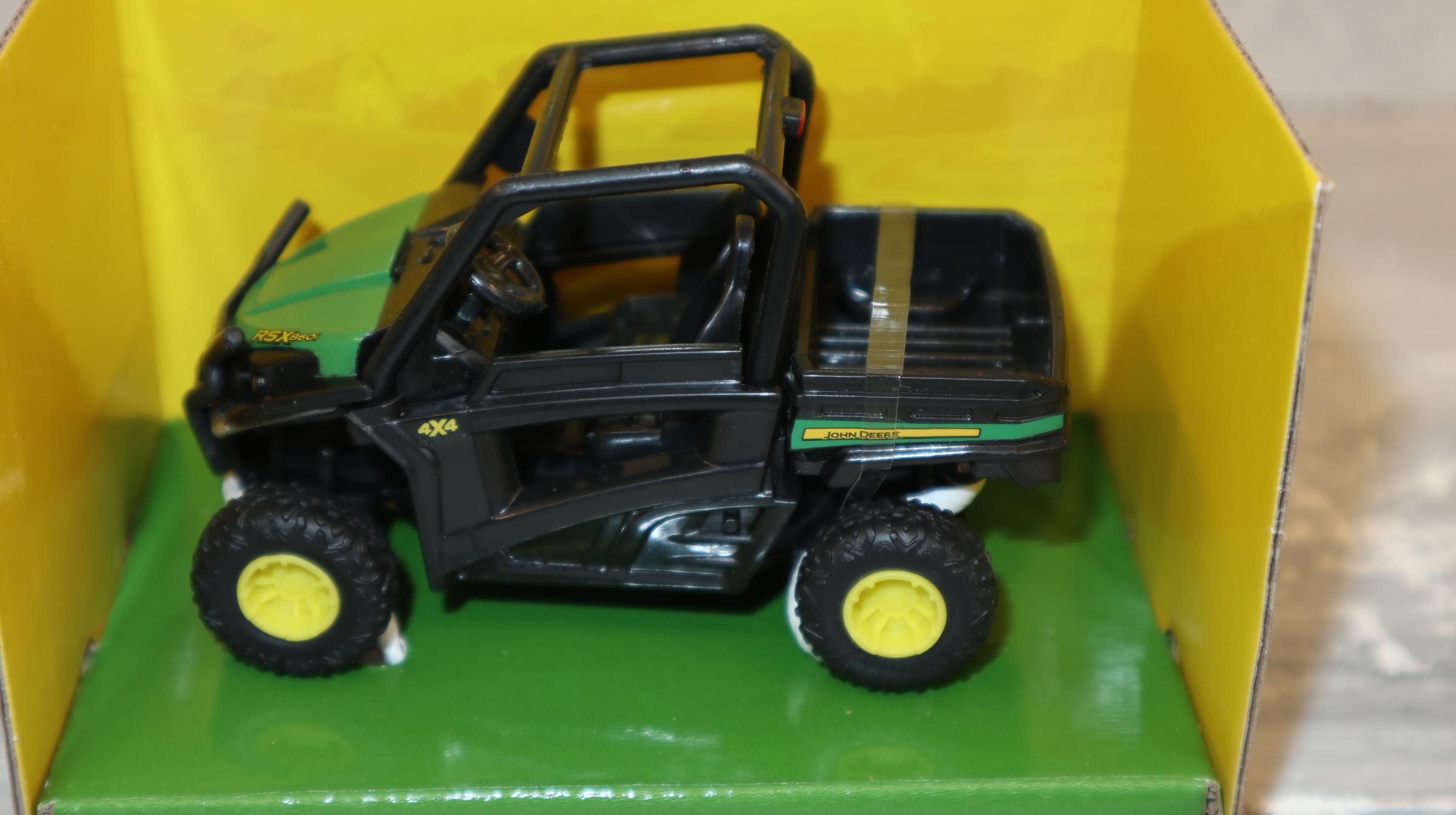 Britains 46801 in 1:32,  John Deer RSX 860i Gator , NEU in OVP