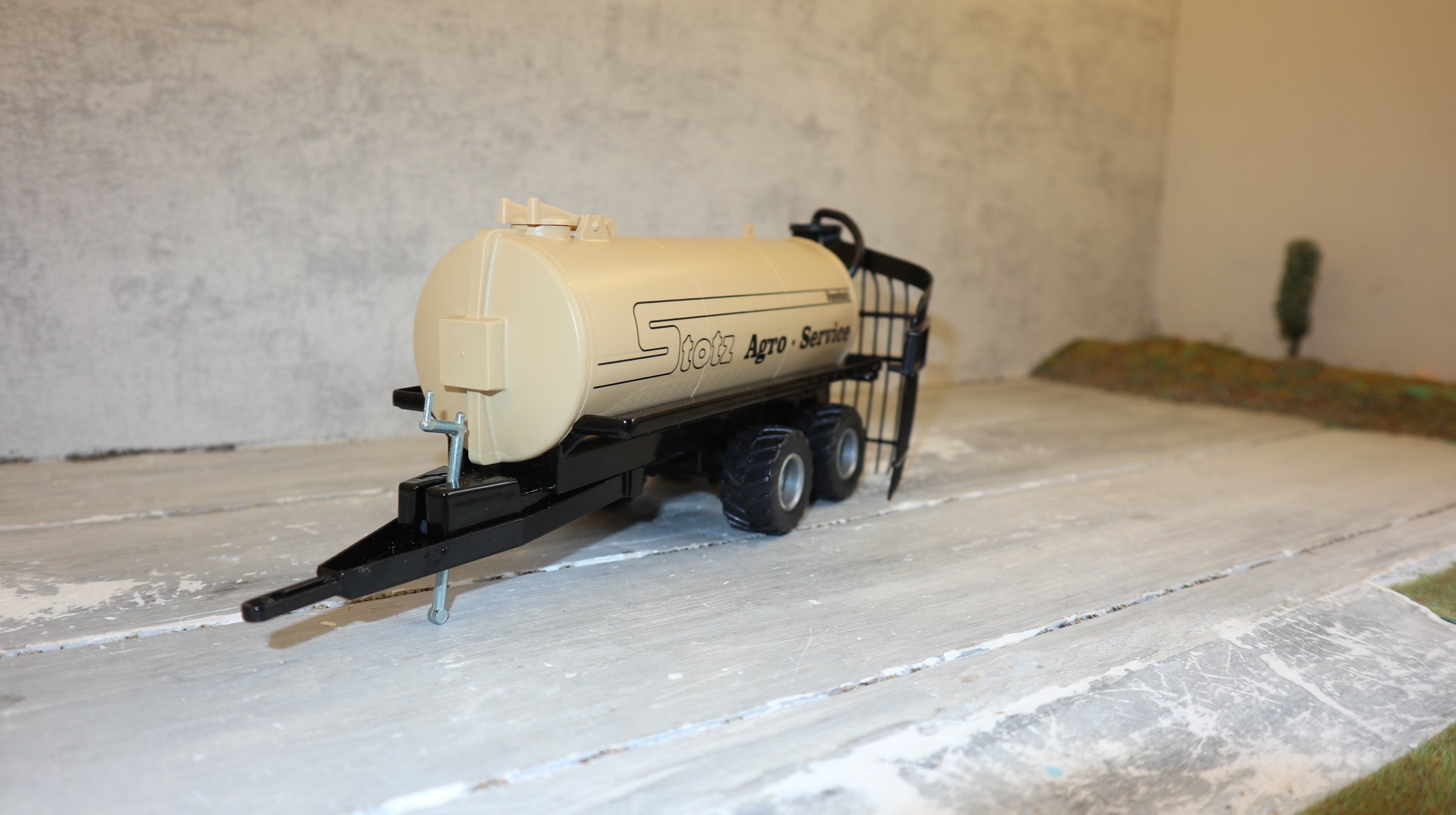 Siku 2869 in 1:32, Vakuum Tankwagen Sondermodell STOTZ, NEU in OVP