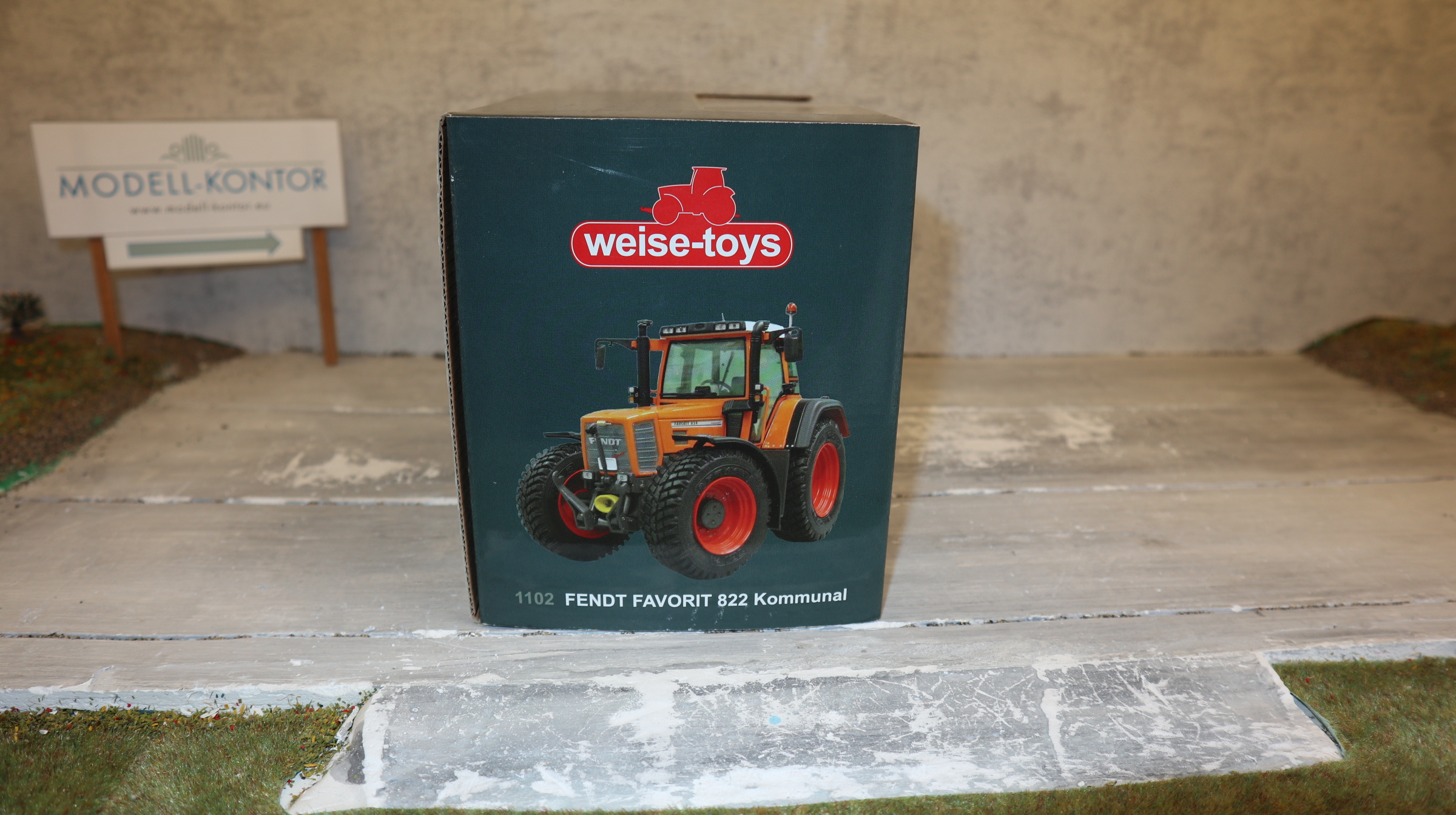 Weise Toys 1102 in 1:32, Fendt Favorit 822 Kommunal, NEU in OVP