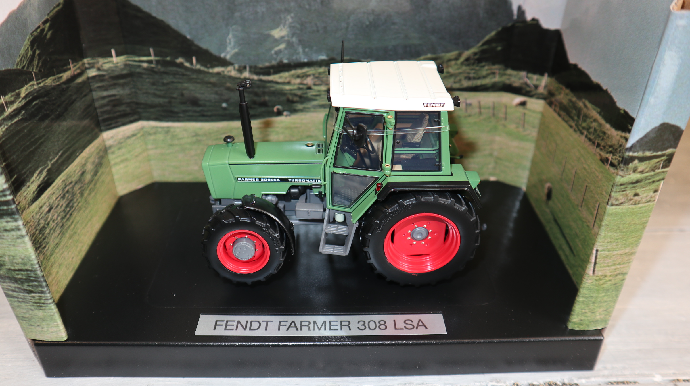 Weise Toys 1047 in 1:32, Fendt Farmer 308 LSA, NEU in OVP
