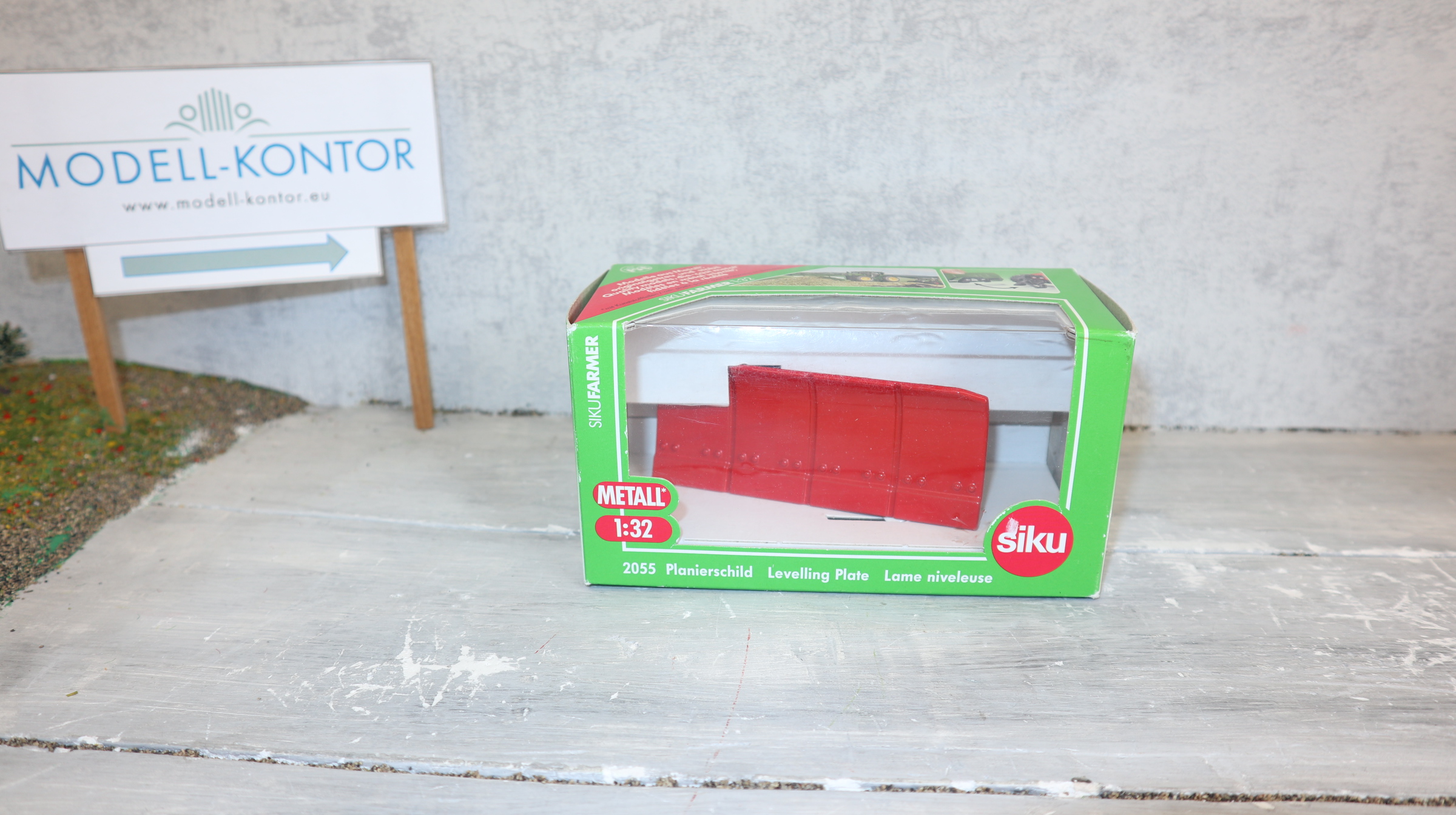 SIKU 2055 in 1:32, Planierschild ROT  NEU in OVP