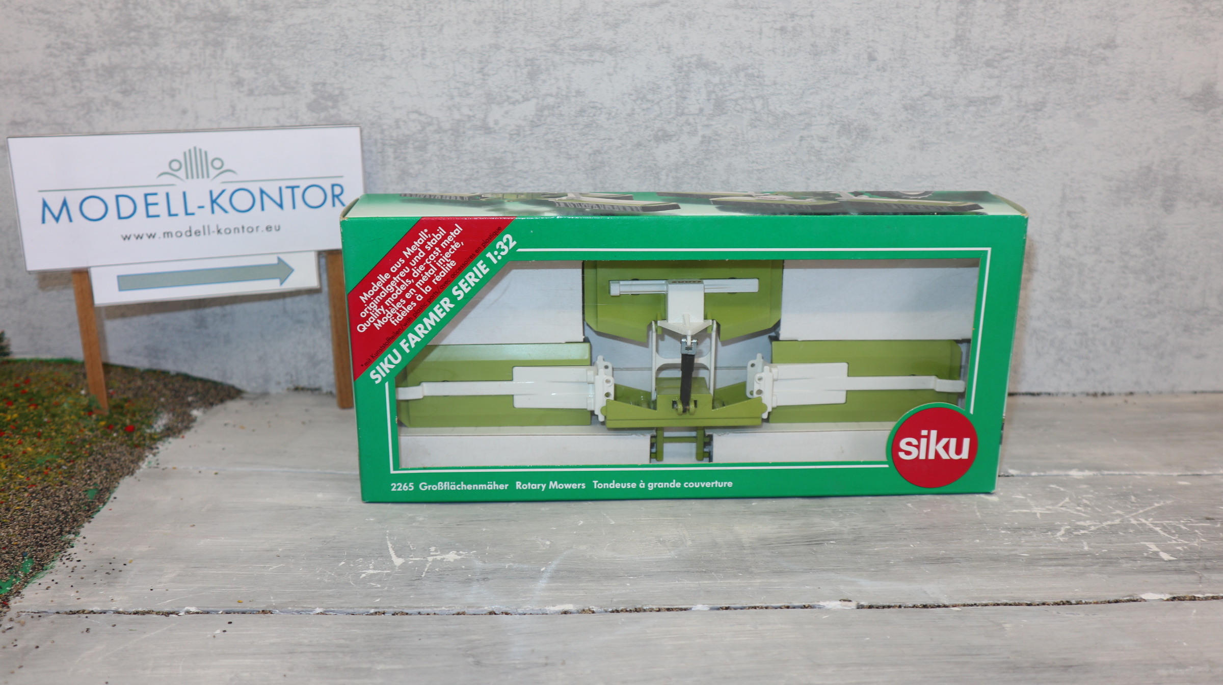 Siku 2265 in 1:32 Claas Heck-Großflächenmäher für Heckanbau, NEU in OVP