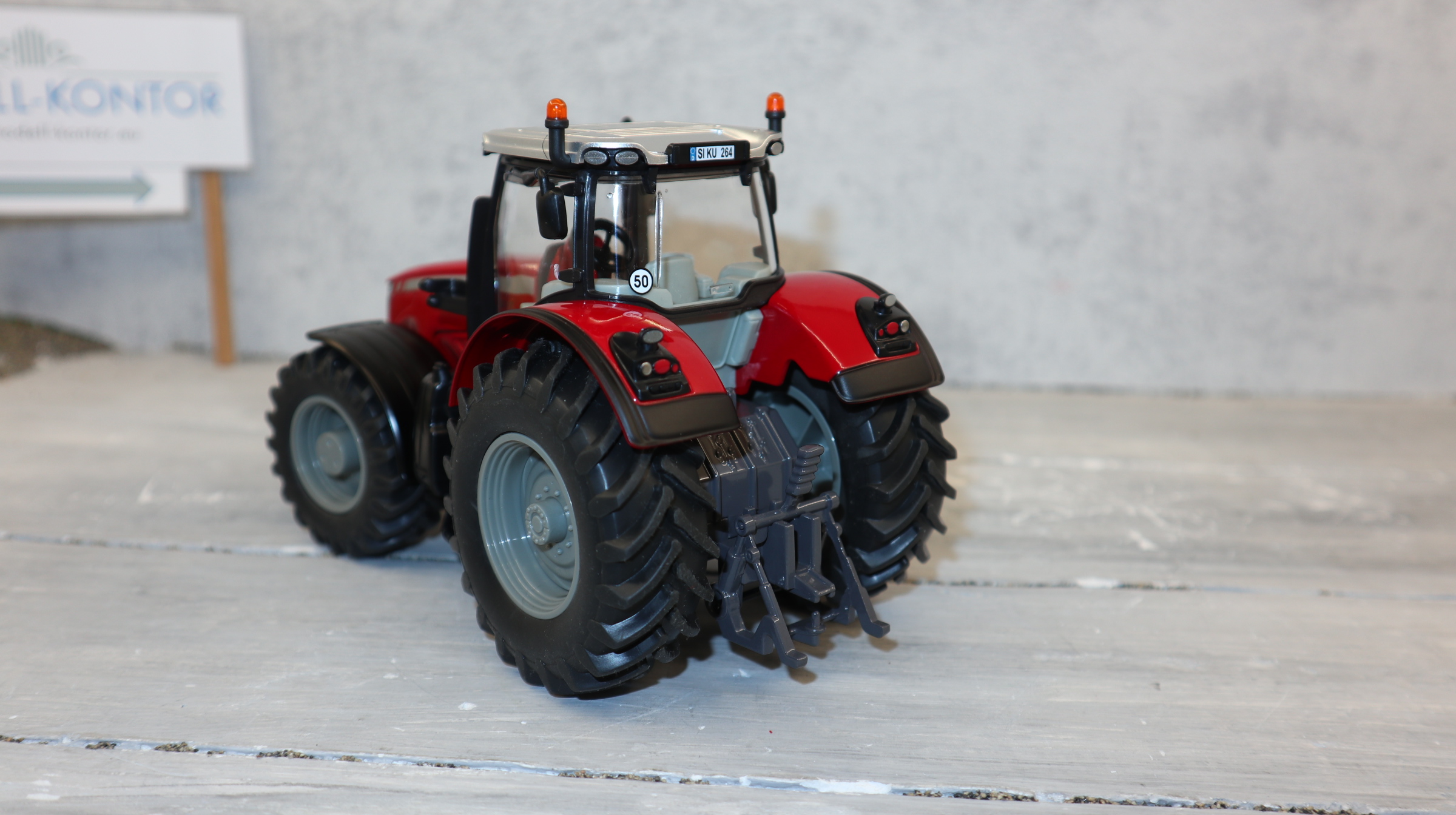 Siku 3270 in 1:32 Massey Ferguson MF 8680 NEU in OVP