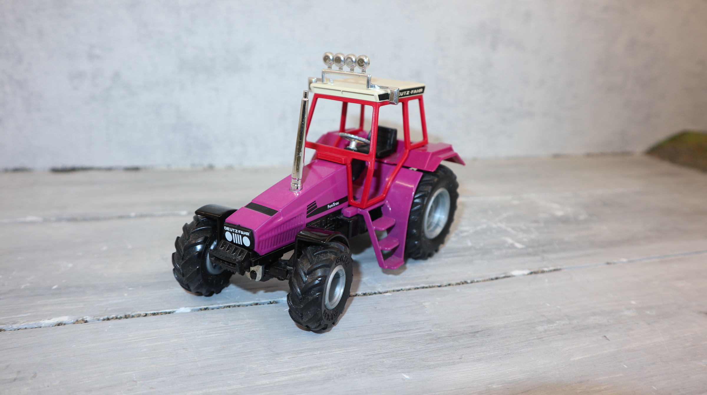 Siku 2865 in 1:32,   Deutz Fun Trac, TOP ohne OVP