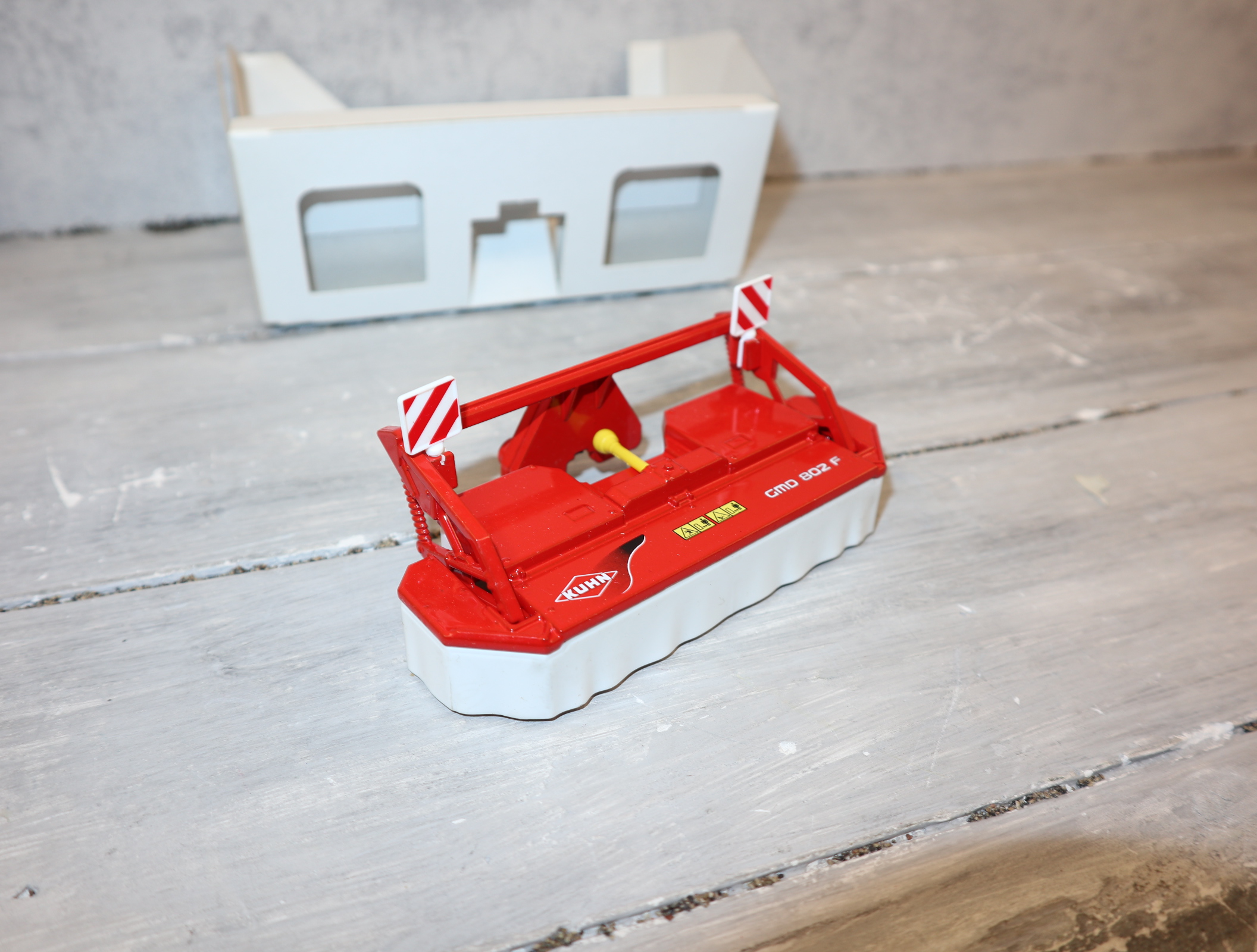 Siku 2461 in 1:32 Frontmähwerk Kuhn GMD 802, NEU in OVP