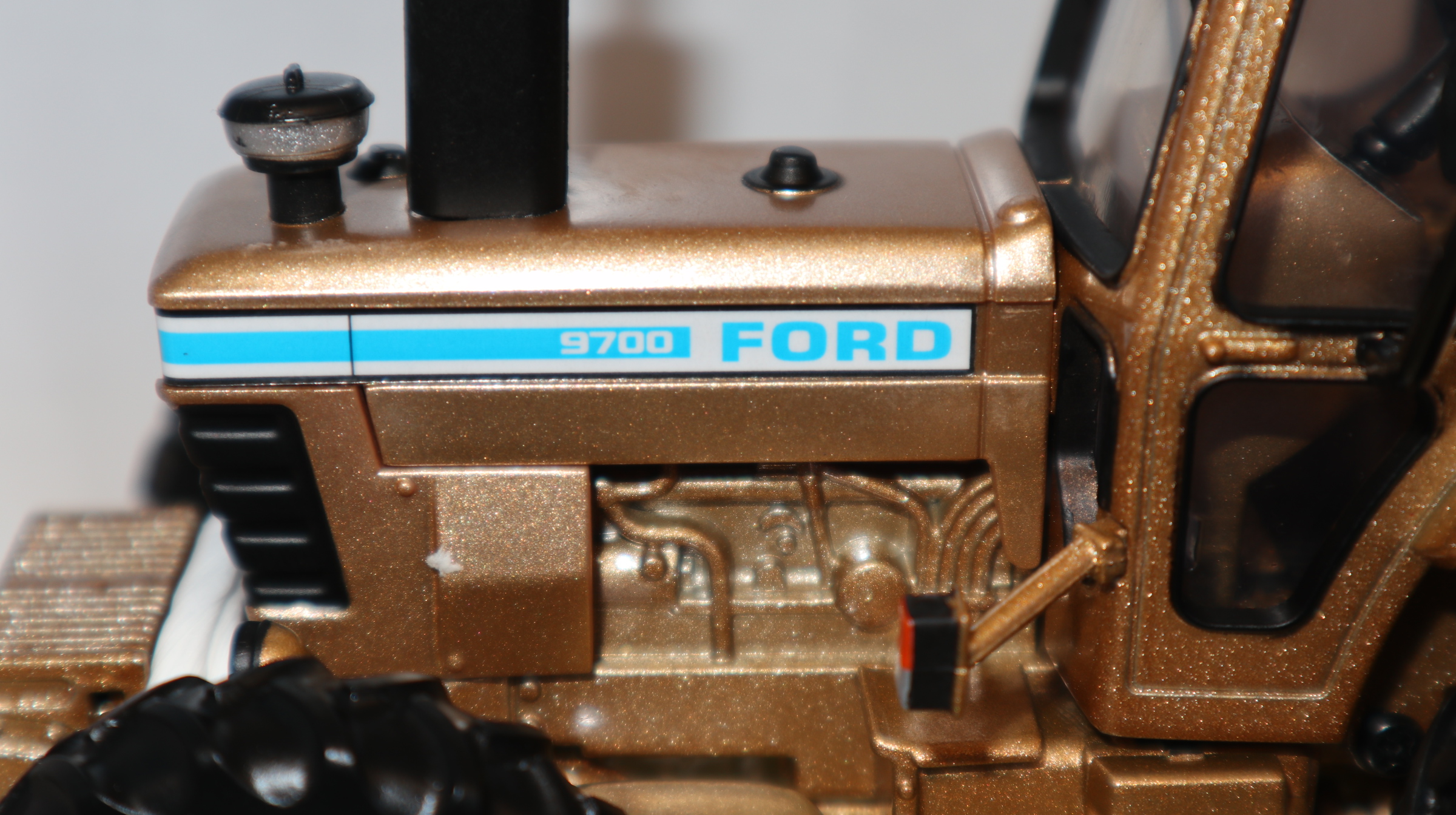 Britains 43410 in 1:32,  Ford 9700 4WD GOLD, nur 500 Modelle, NEU in OVP