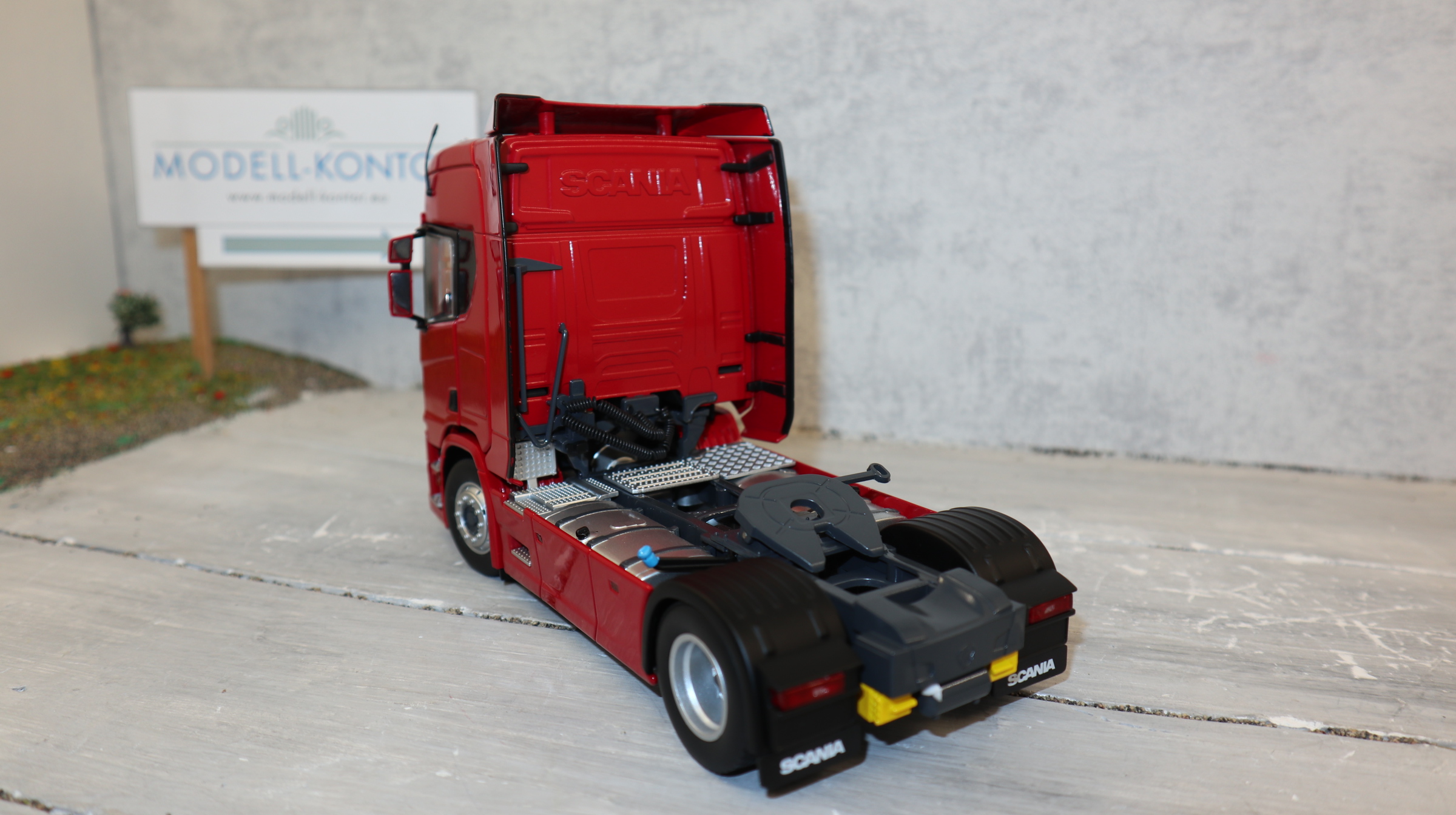 MarGe 2014-03 in 1:32 SCANIA R500 4x2 in rot als SZM, NEU in OVP