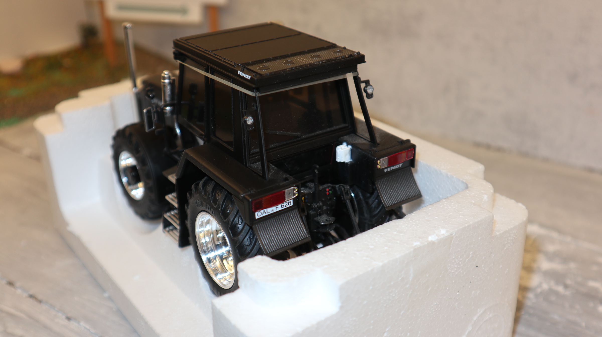 Schuco 7660 in 1:32, Fendt Favorit 626 LSA BLACKLINE, NEU in OVP