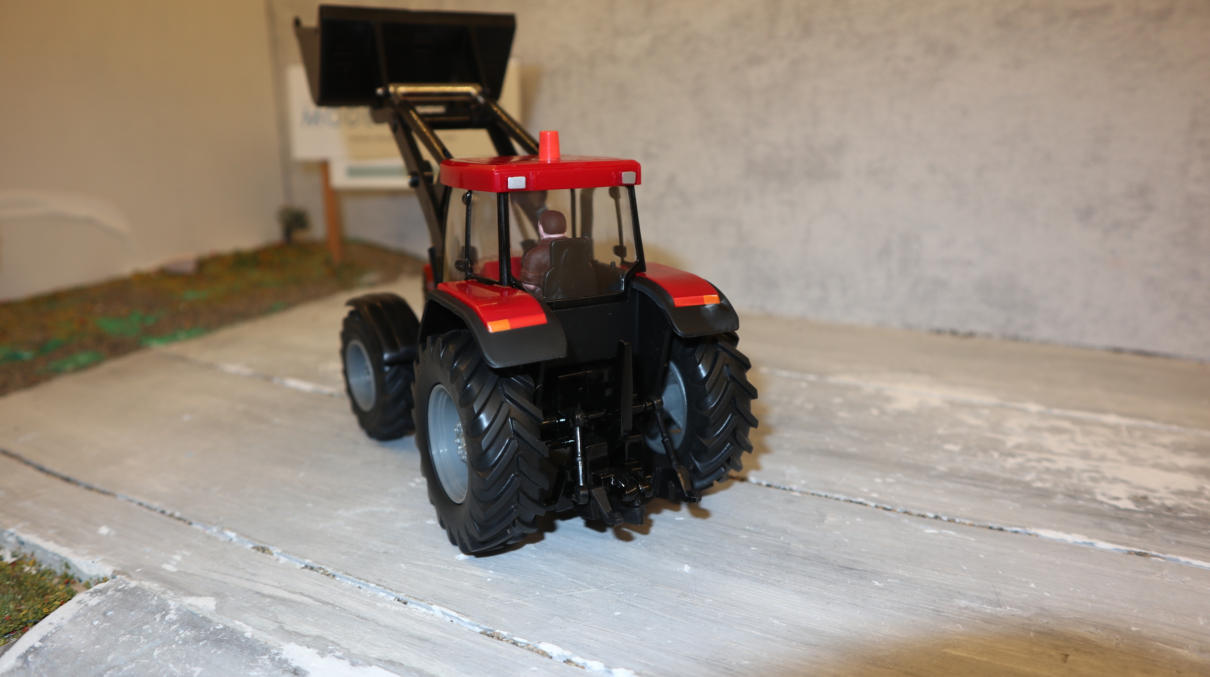 Britains 00228 in 1:32, CASE IH MX 110 Maxxum mit Frontlader, NEU in OVP