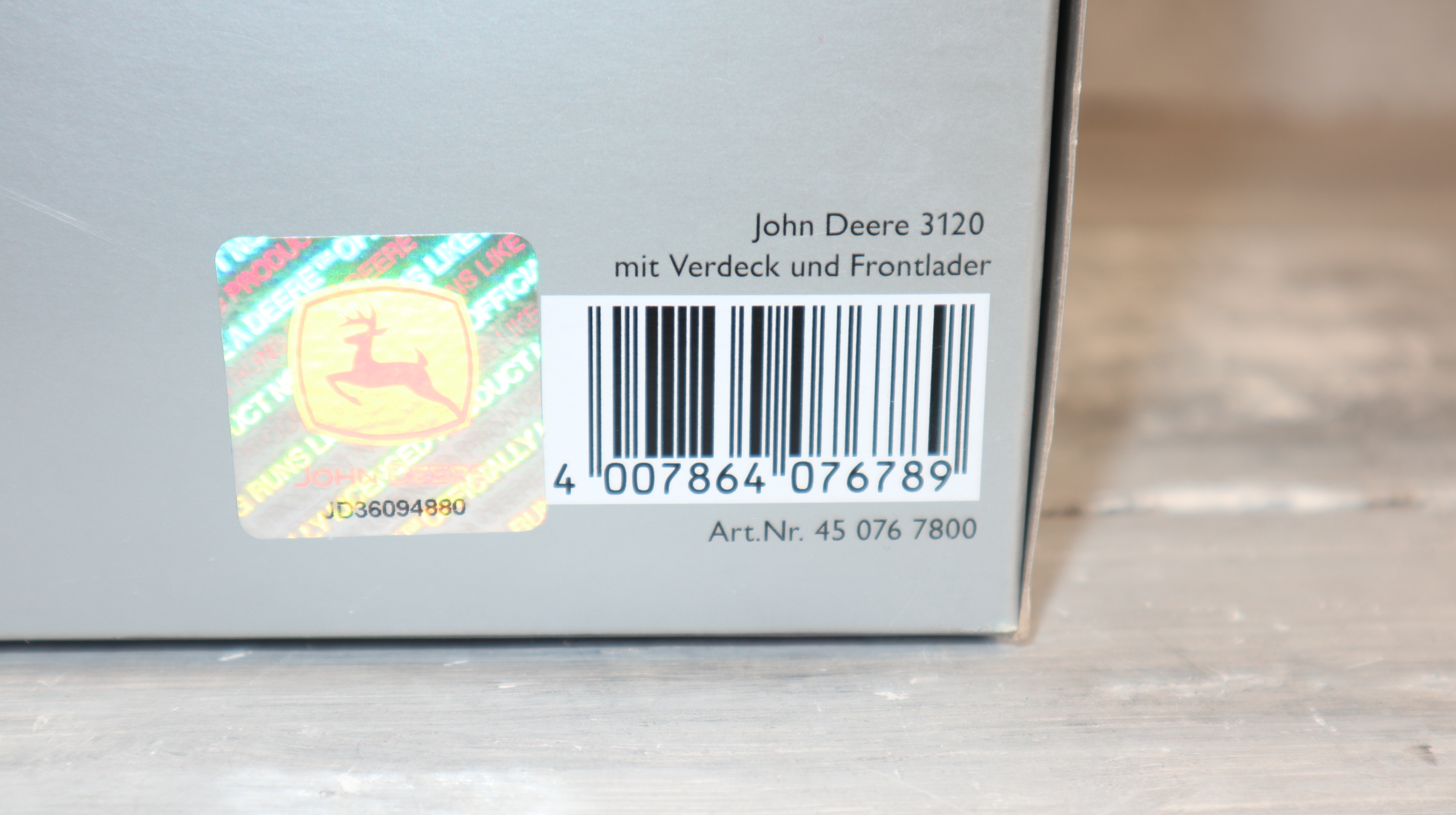 Schuco 7678 in 1:32, John Deere 3120 mit Frontlader, NEU in OVP