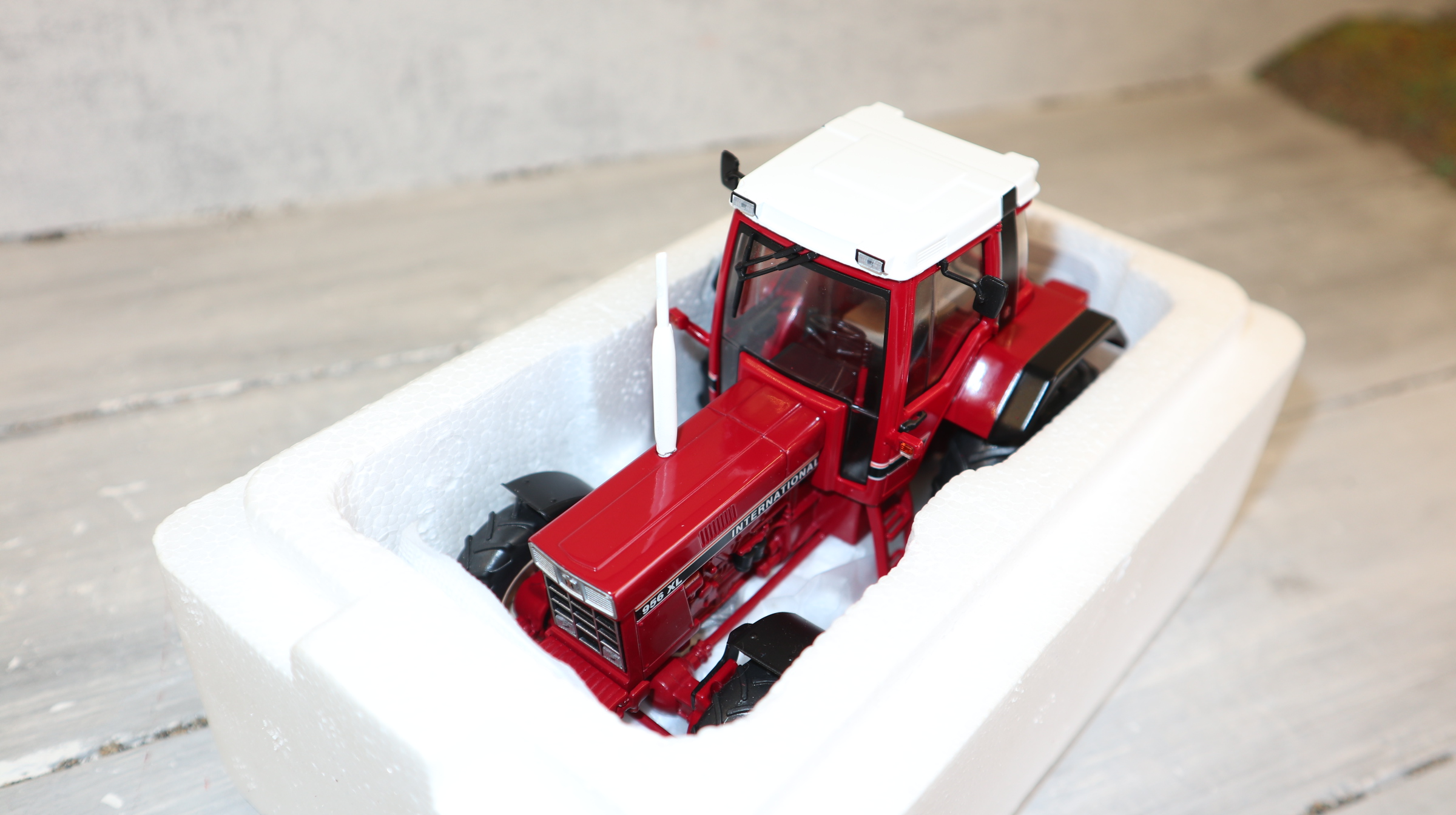 Schuco 7878 in 1:32, International 956 XL , NEU in OVP
