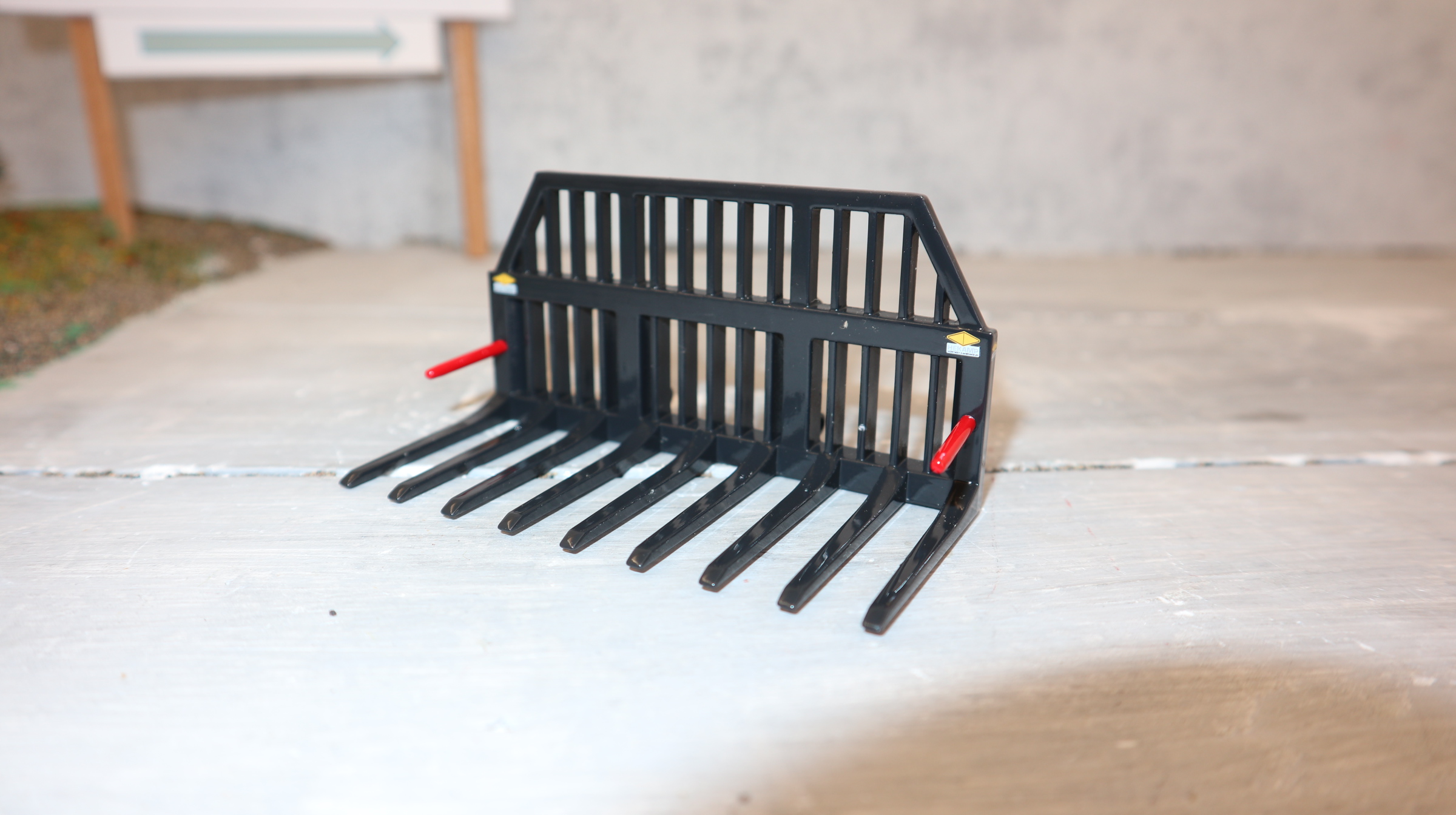 AT Collections 3200122 in 1:32, HEKAMP Grass-Forke für Radlader, NEU in OVP